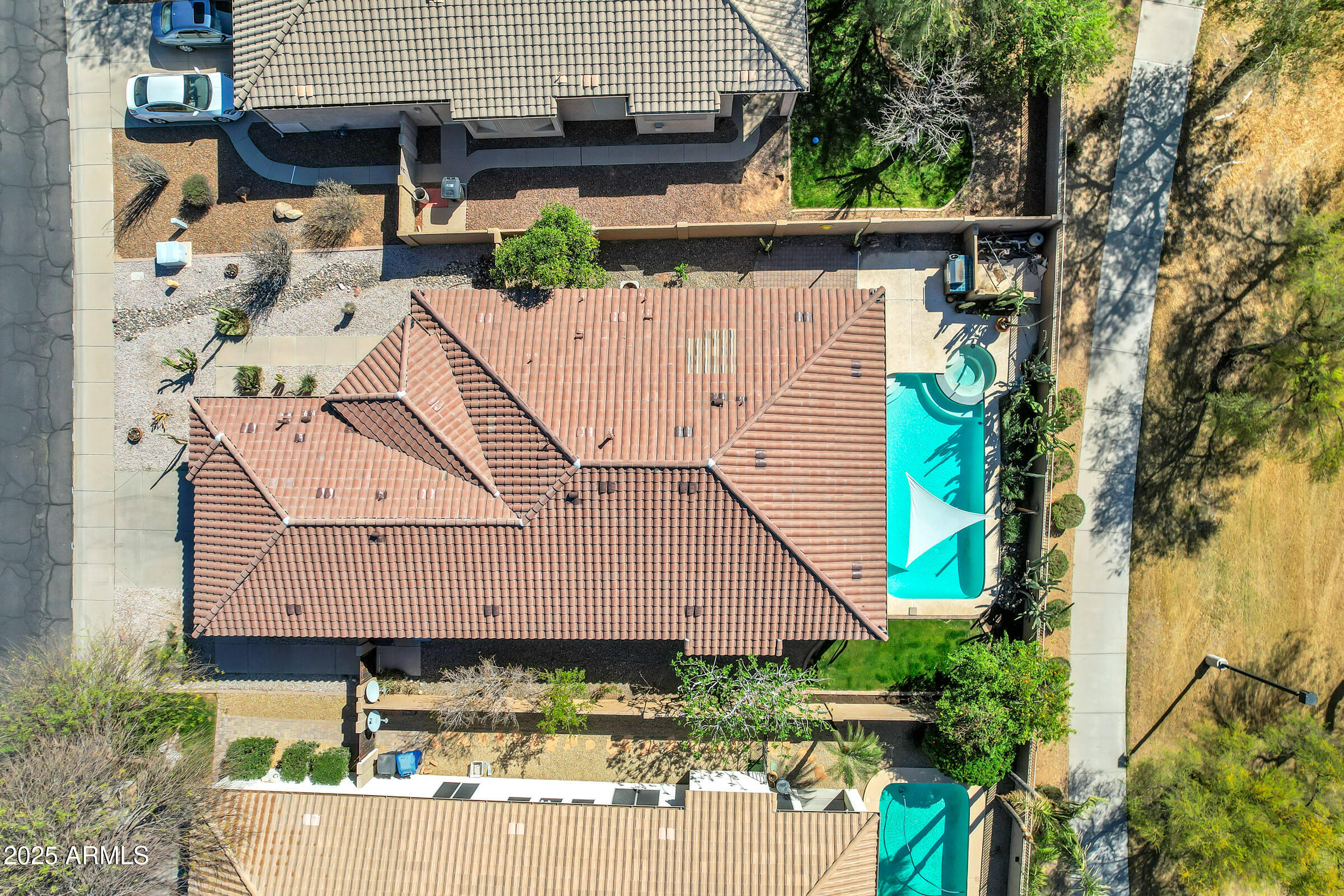 903 W RAVEN Drive