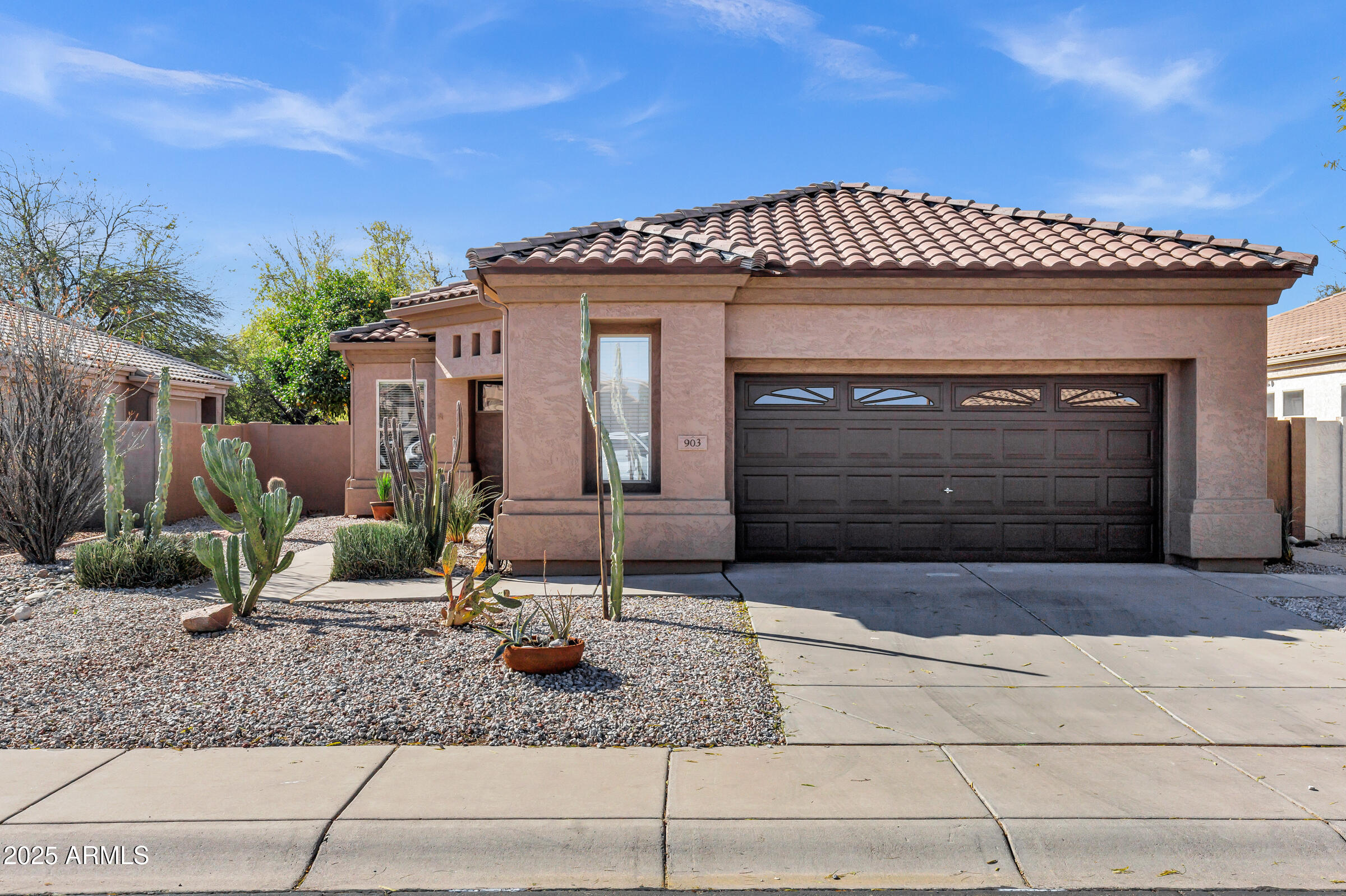 903 W RAVEN Drive