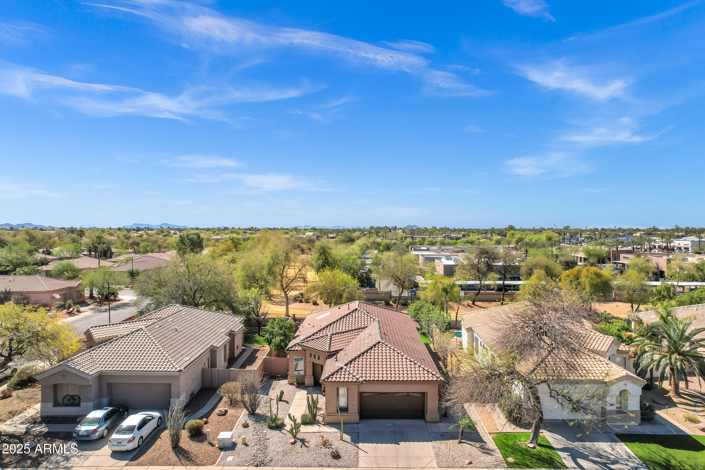 903 W RAVEN Drive