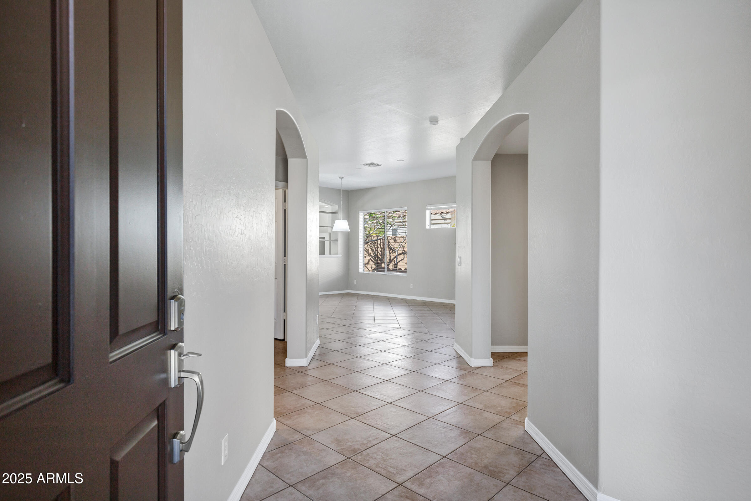 903 W RAVEN Drive