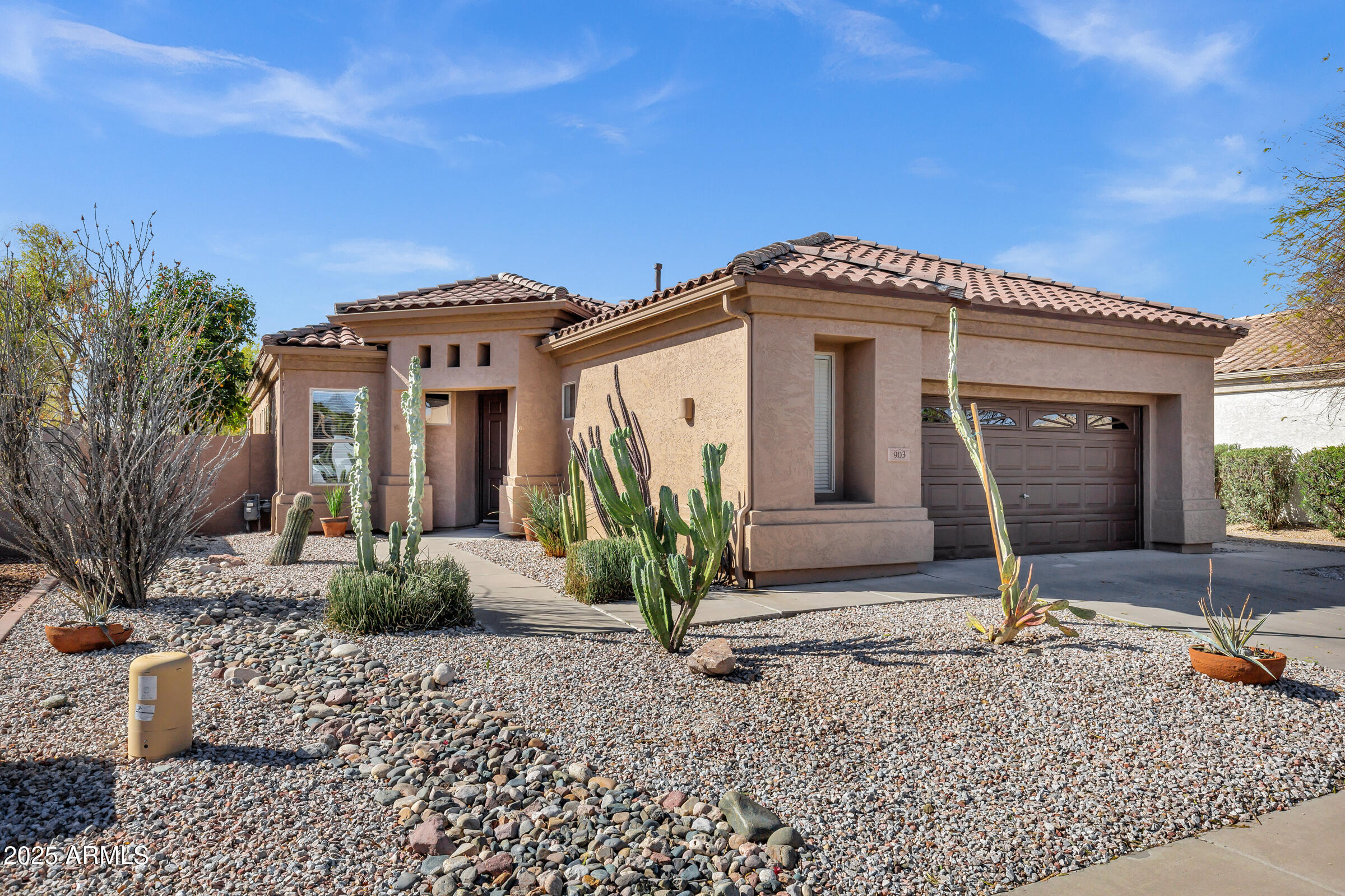 903 W RAVEN Drive