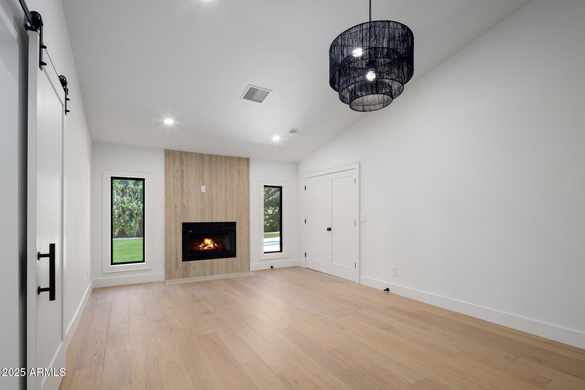 7528 E WINDROSE Drive