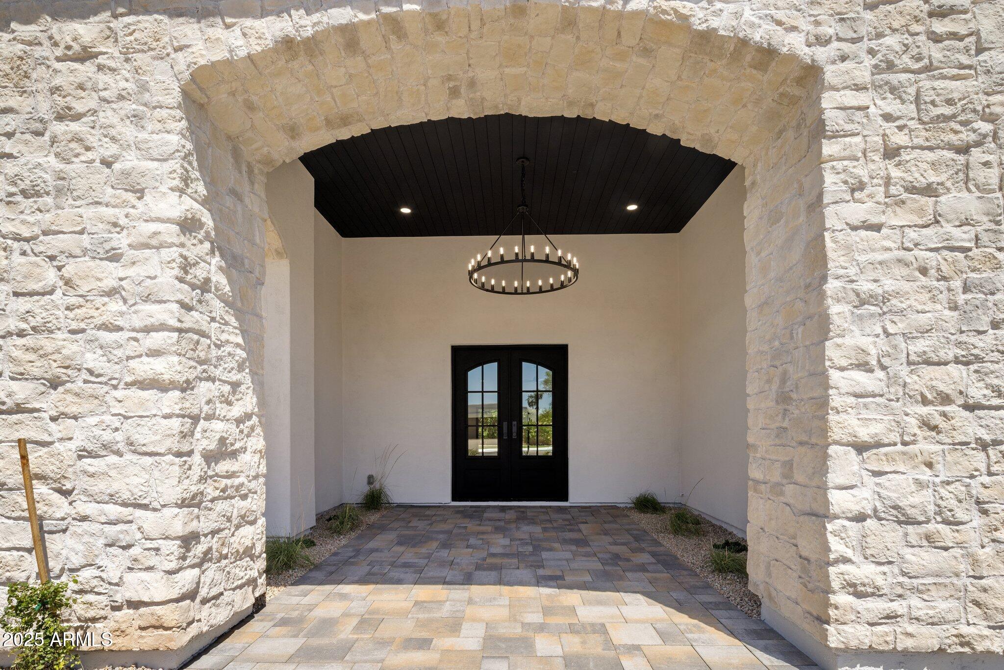 7528 E WINDROSE Drive