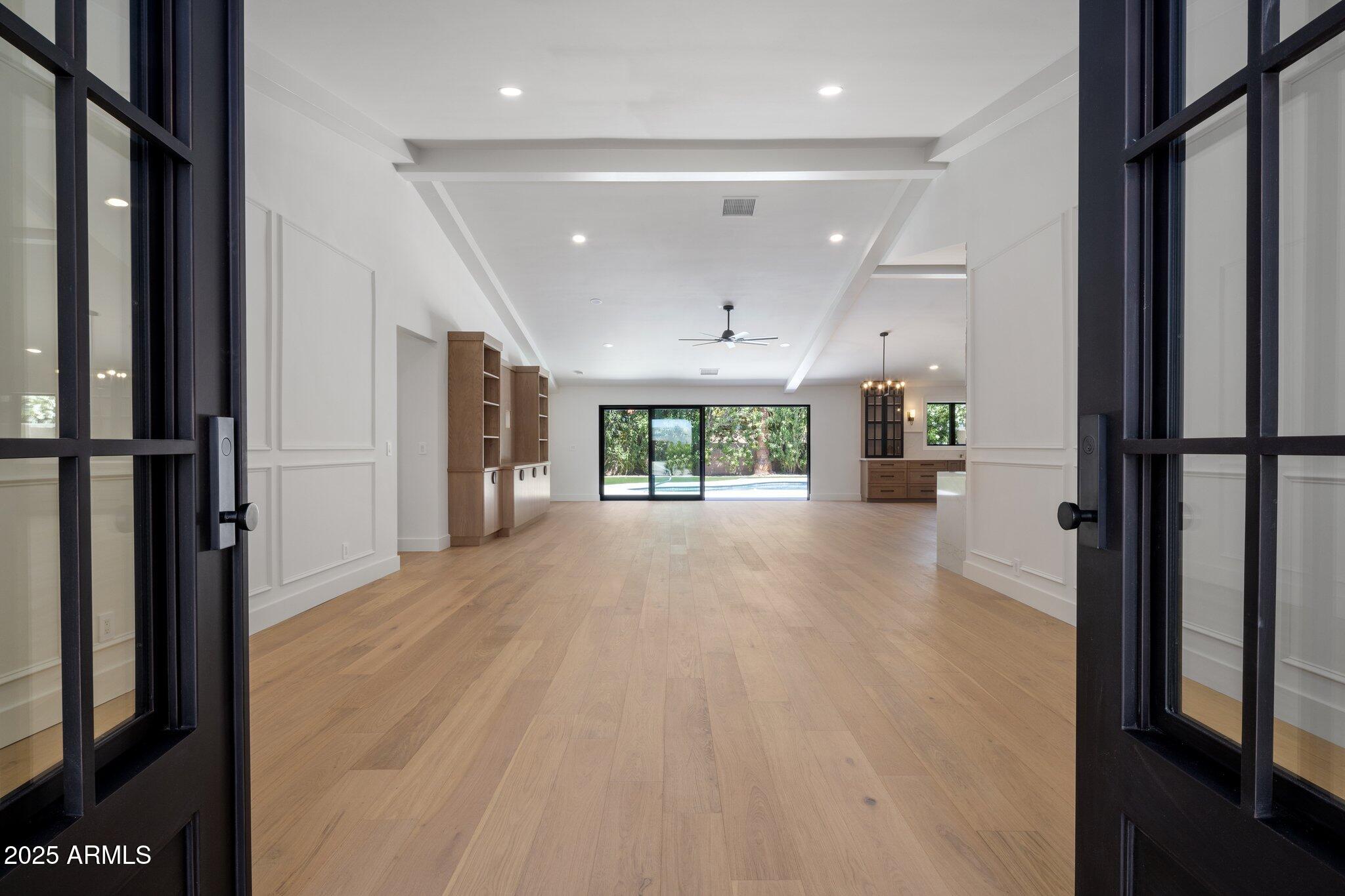 7528 E WINDROSE Drive