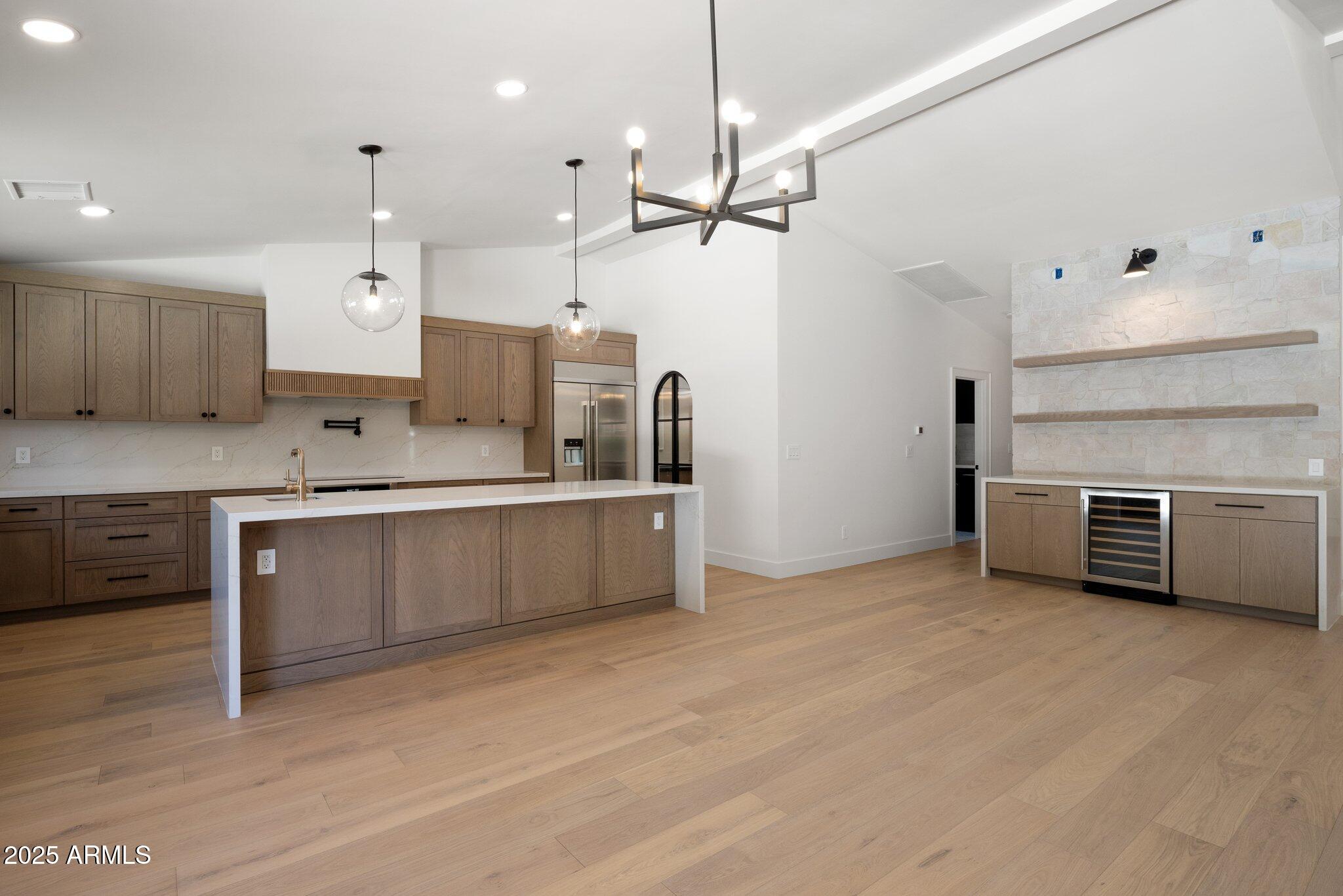 7528 E WINDROSE Drive