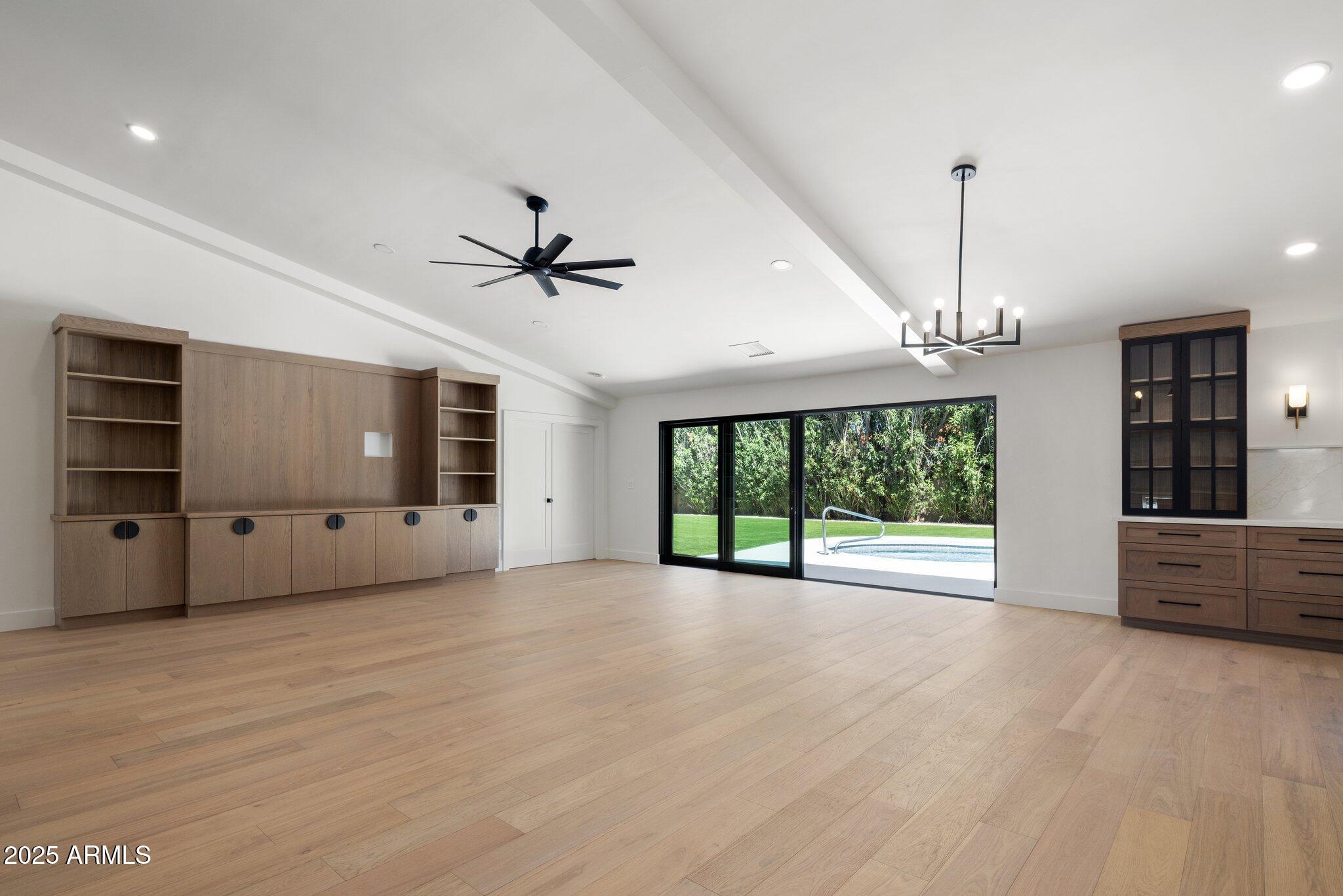 7528 E WINDROSE Drive