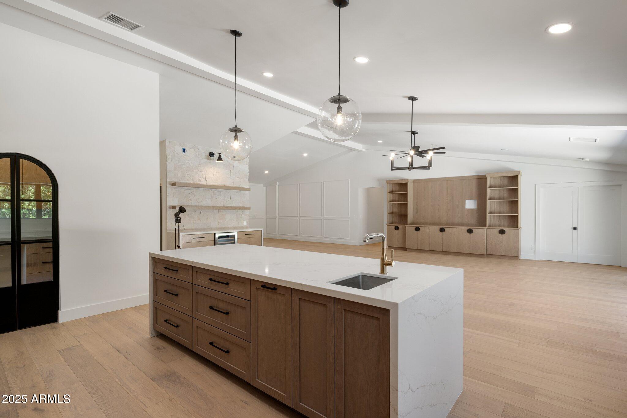 7528 E WINDROSE Drive