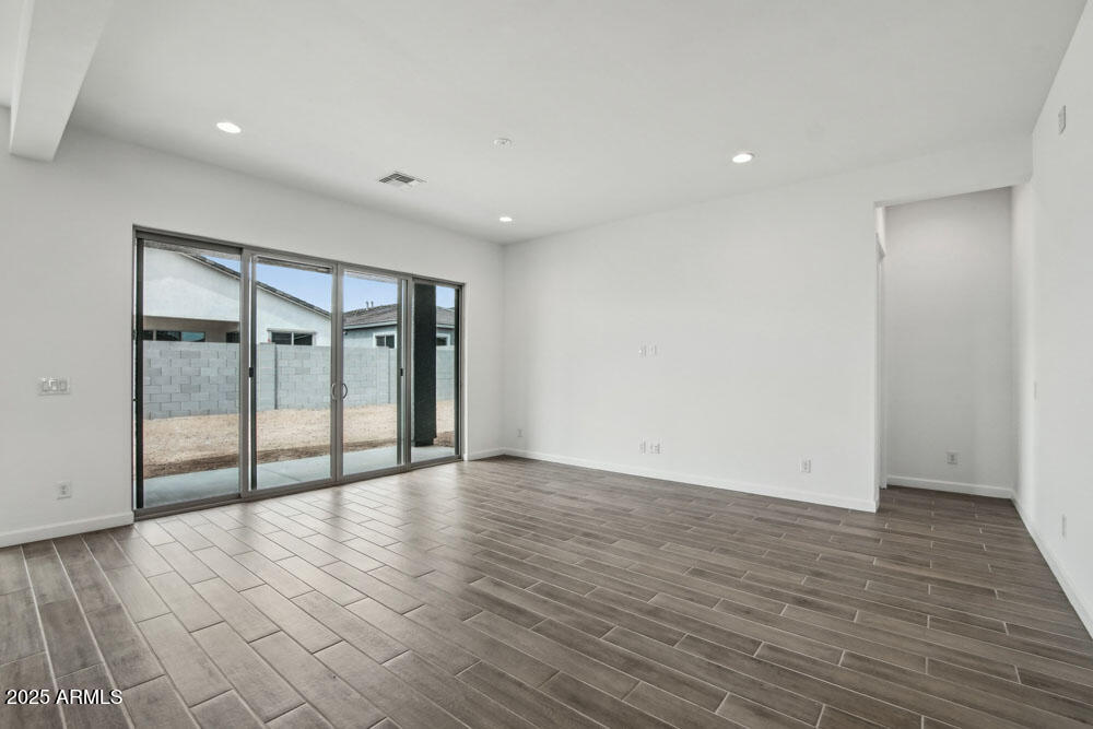 11432 E UTOPIA Avenue