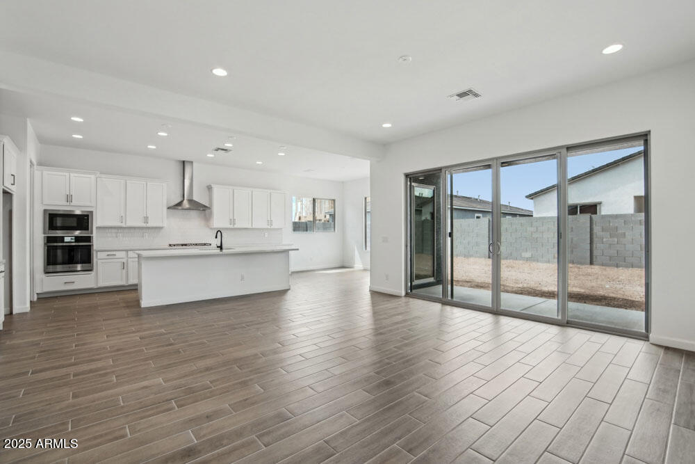 11432 E UTOPIA Avenue