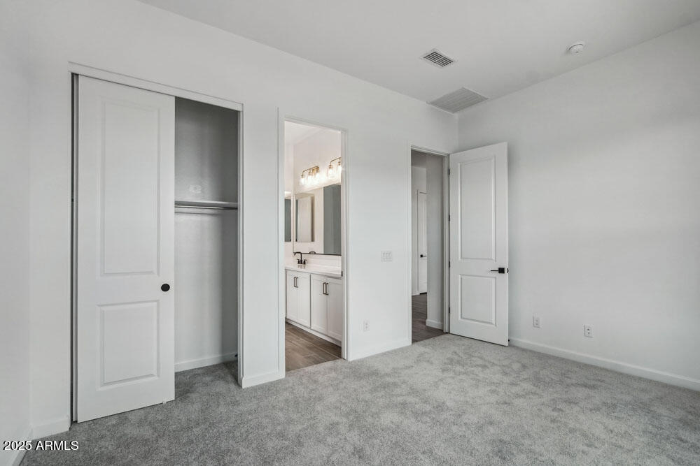 11432 E UTOPIA Avenue