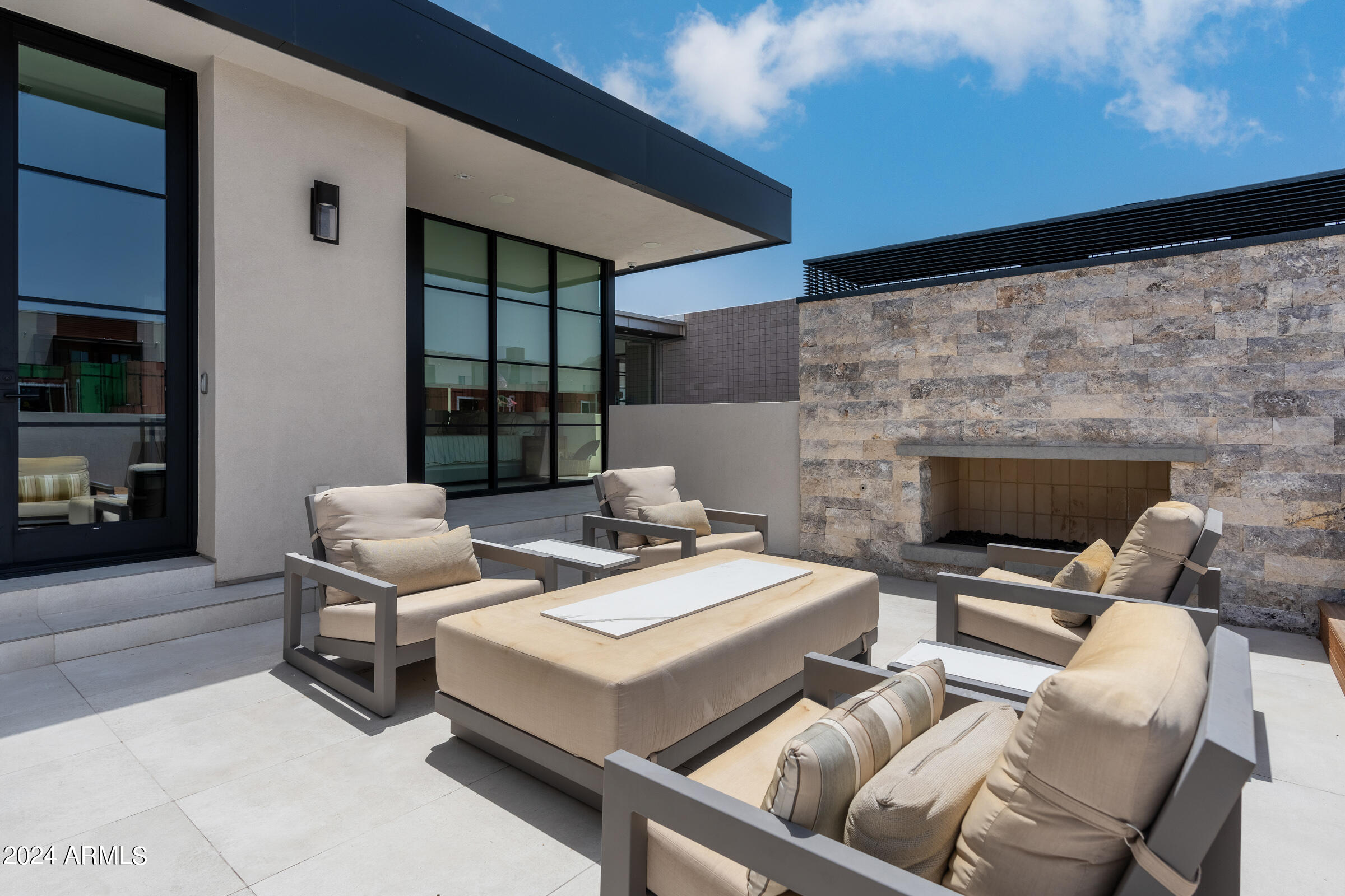 6933 E 1ST Street, B