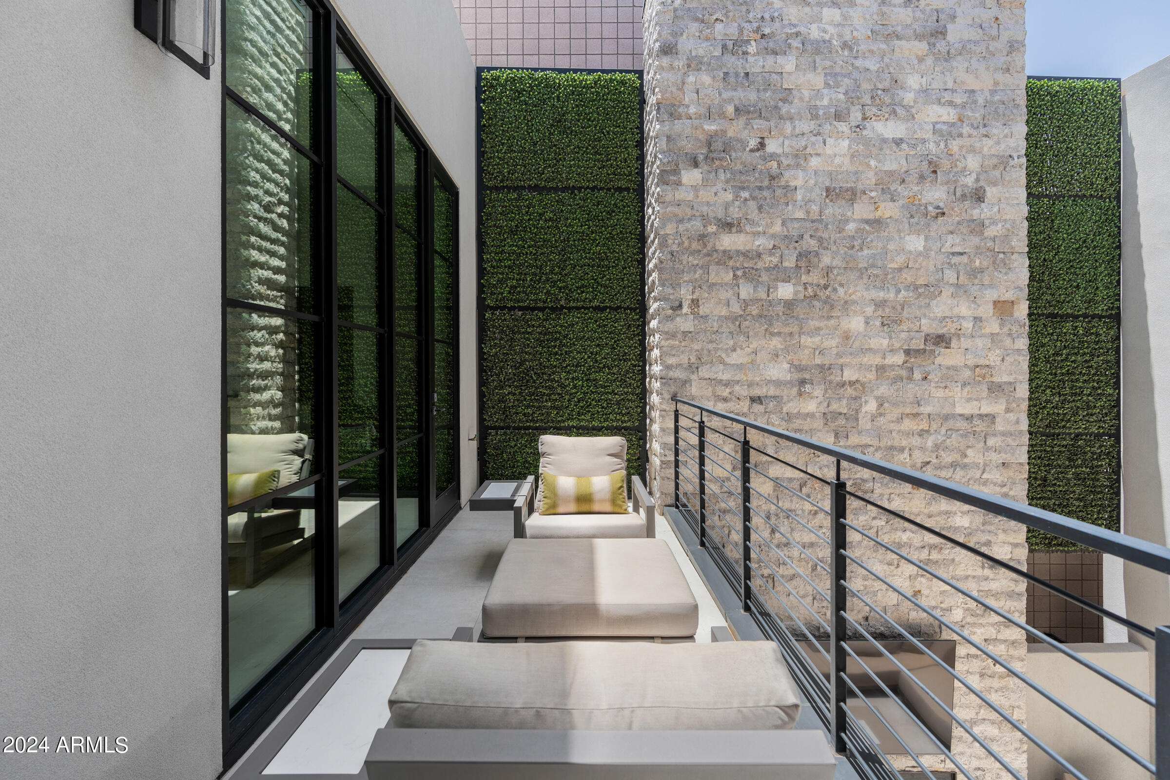 6933 E 1ST Street, B