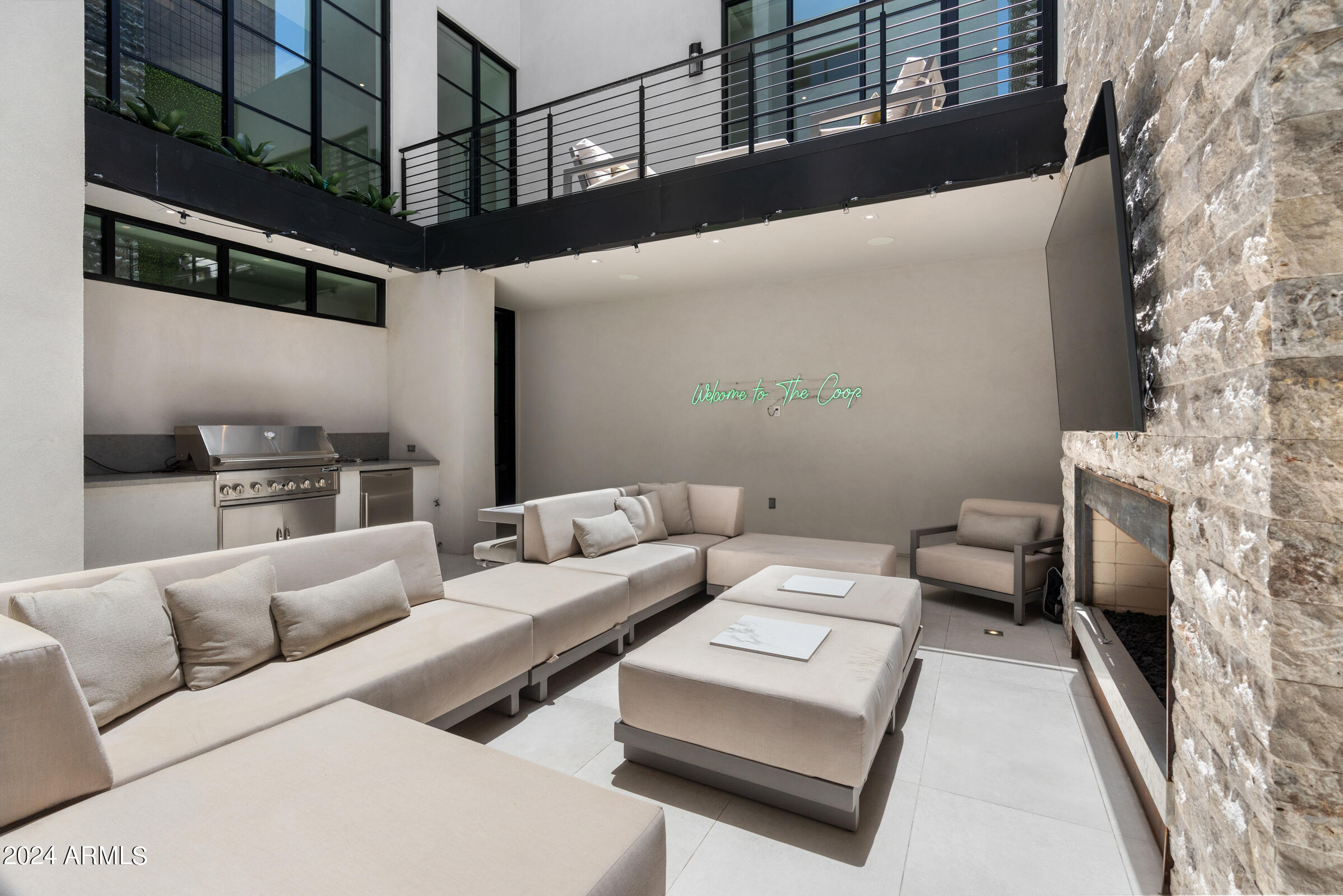 6933 E 1ST Street, B