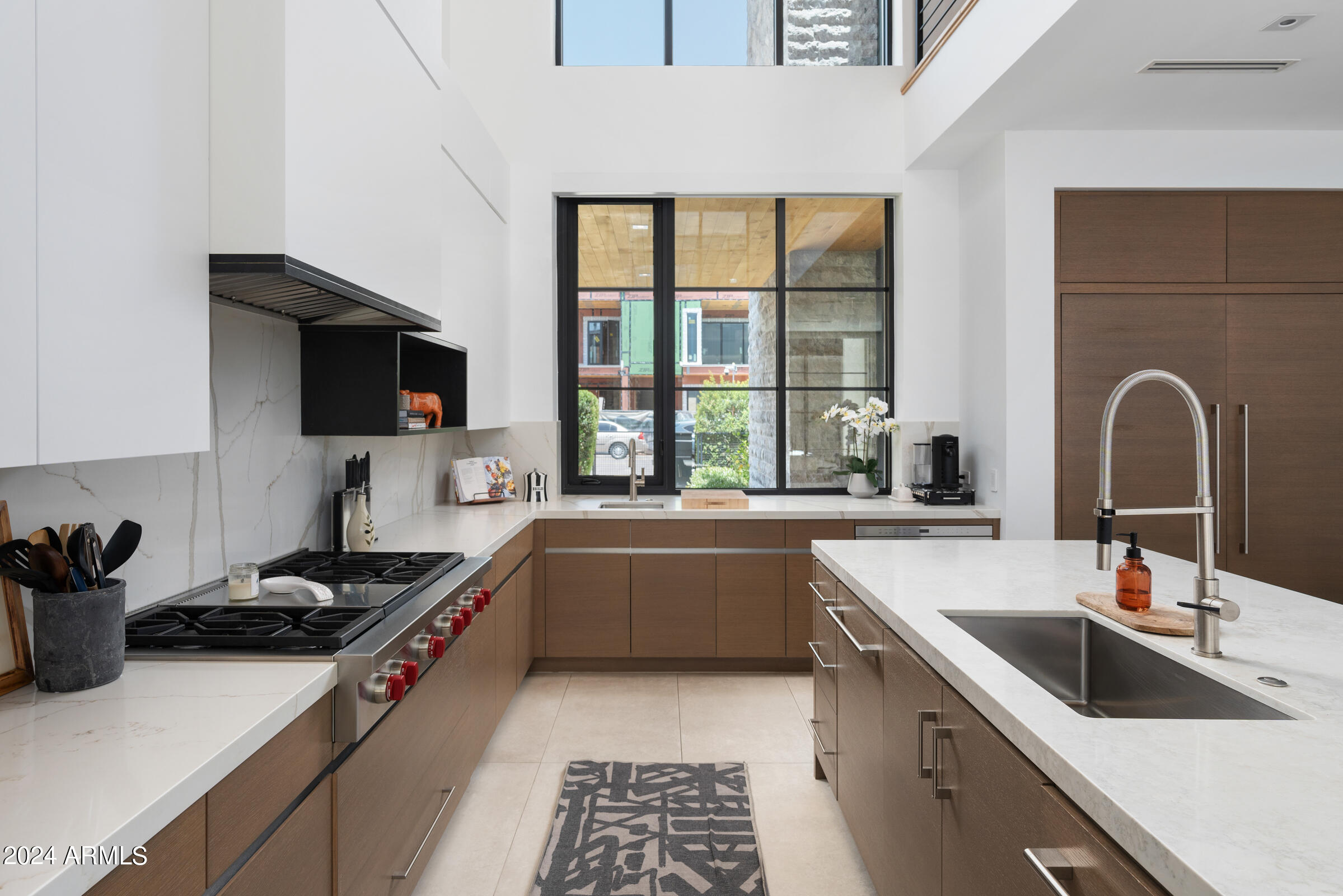 6933 E 1ST Street, B