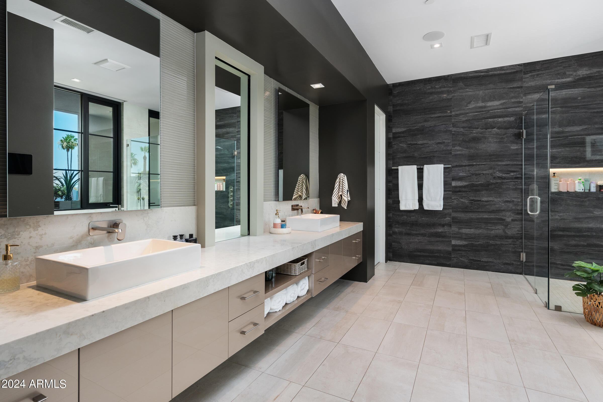 6933 E 1ST Street, B