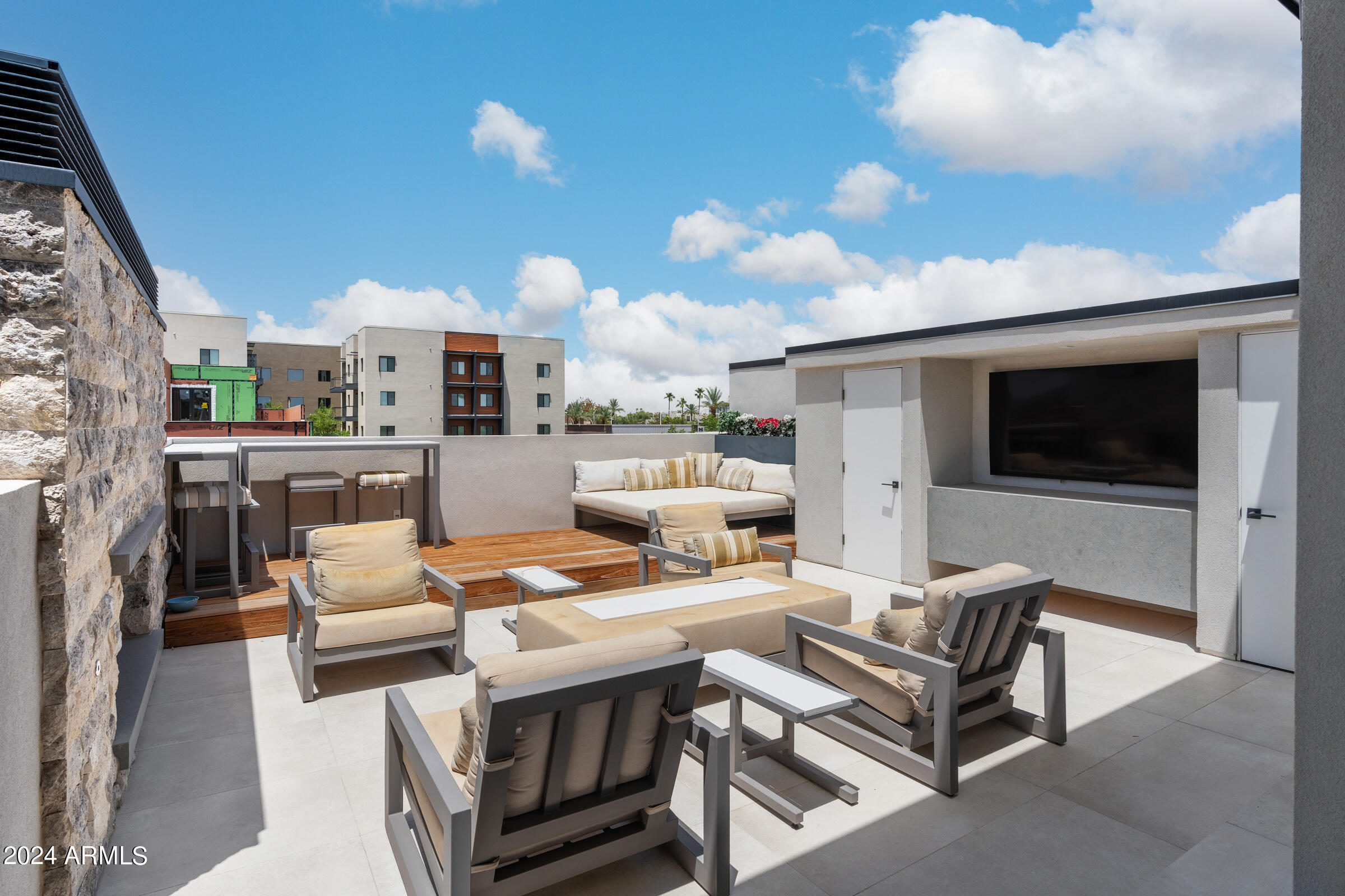 6933 E 1ST Street, B