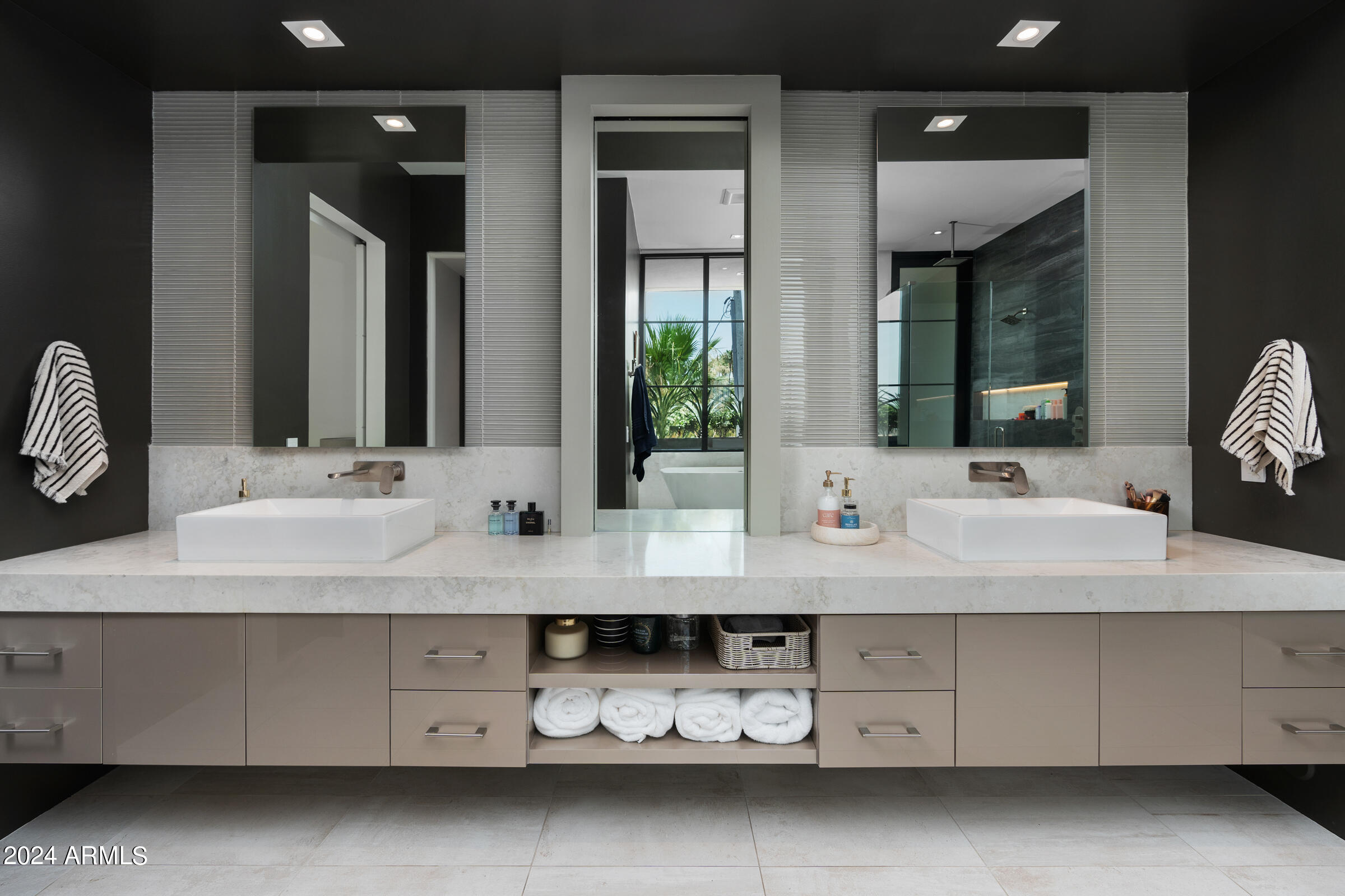 6933 E 1ST Street, B