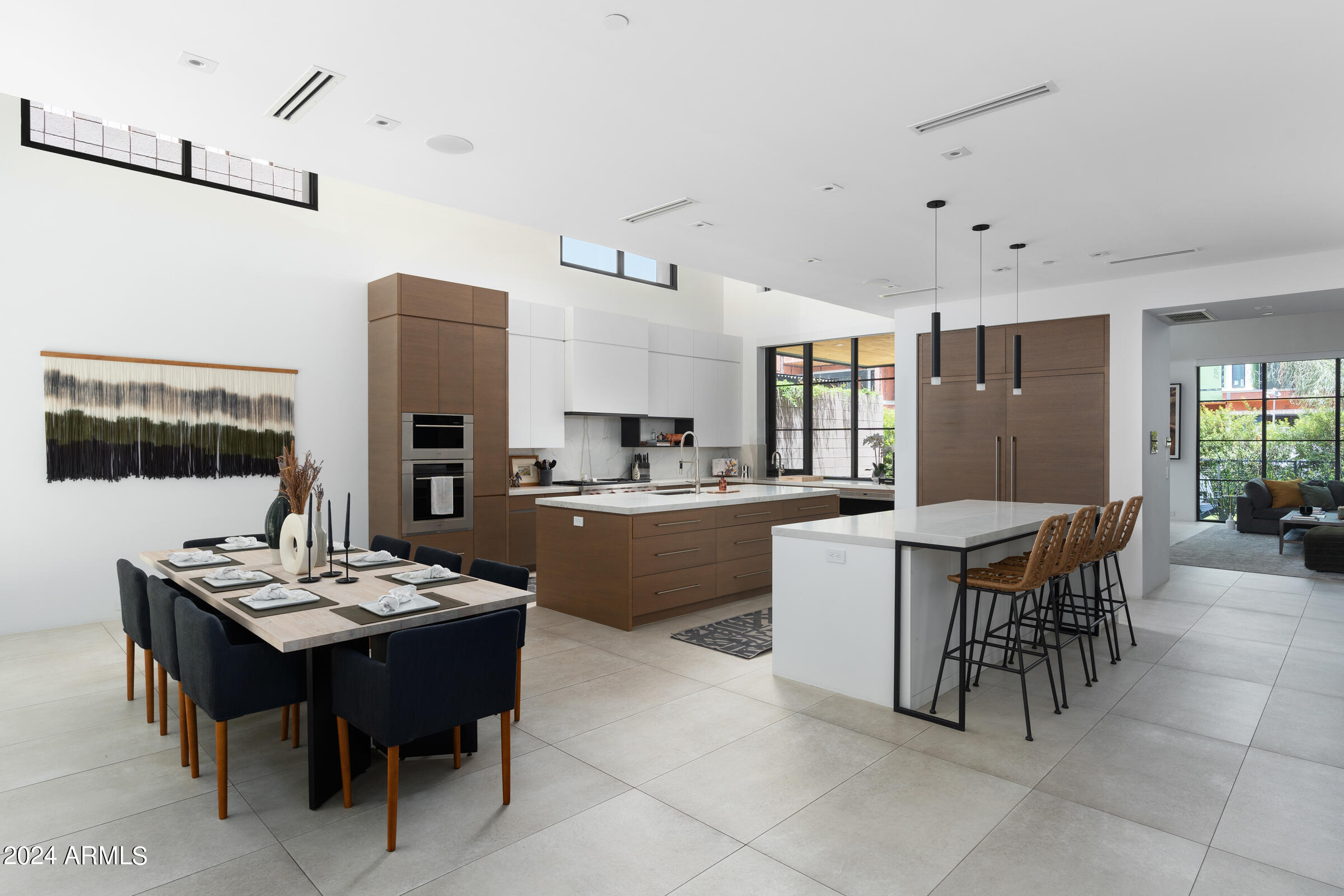 6933 E 1ST Street, B