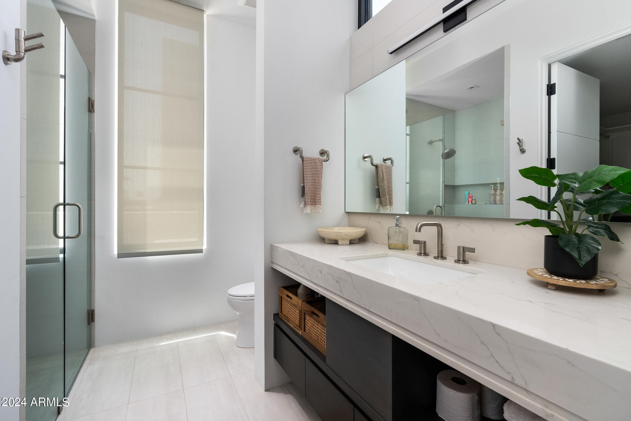 6933 E 1ST Street, B