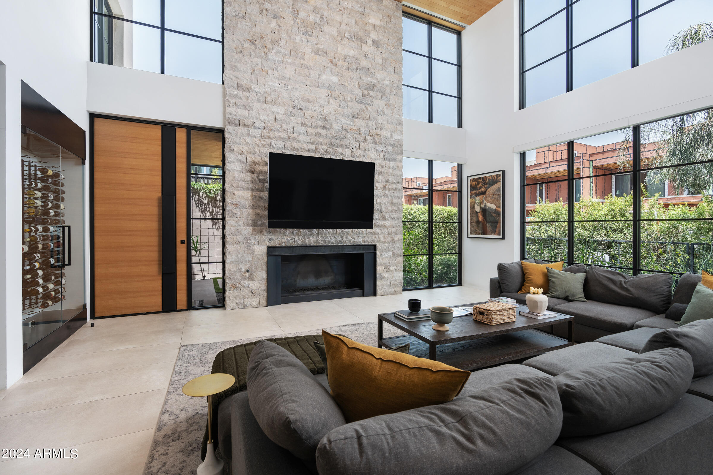 6933 E 1ST Street, B