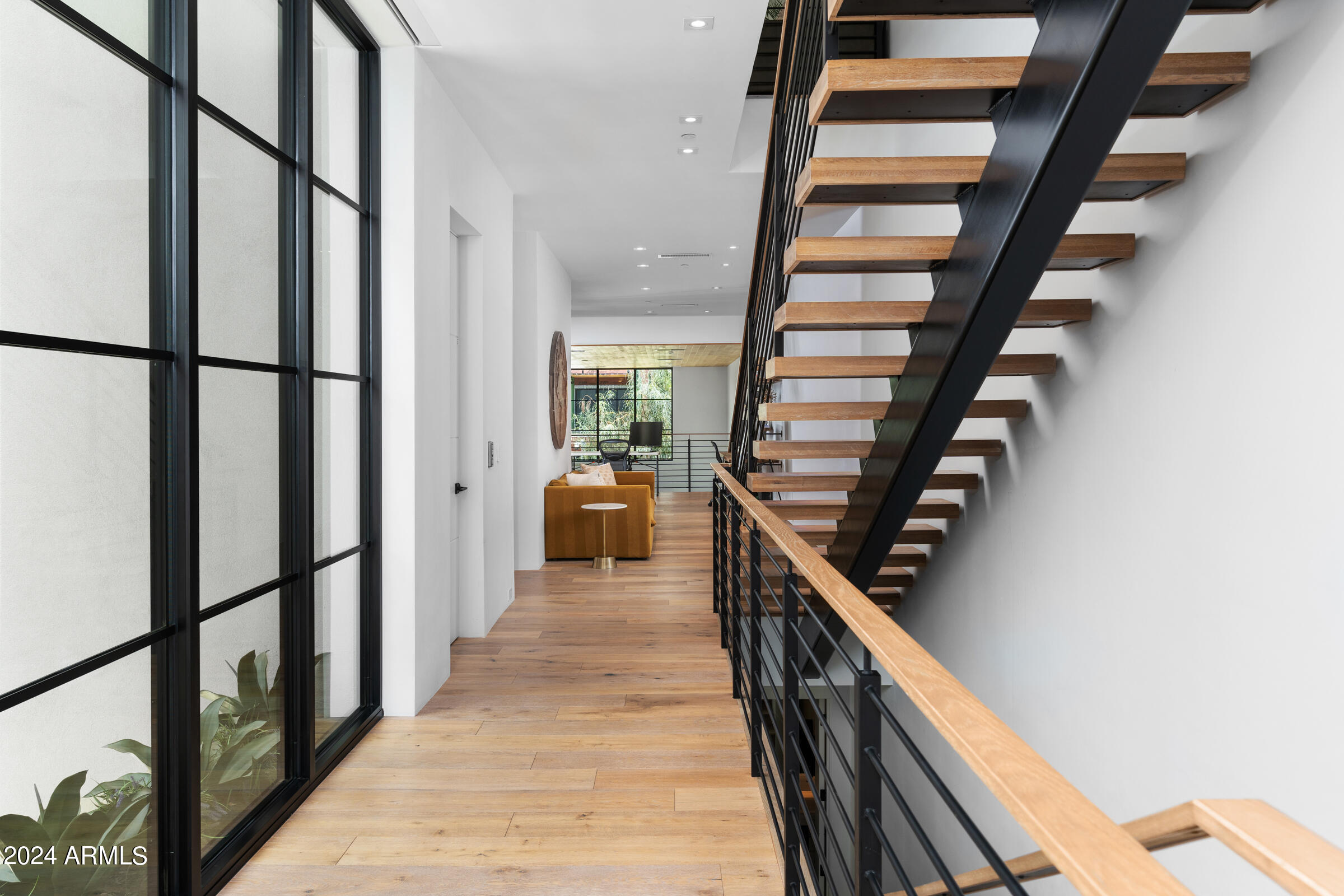 6933 E 1ST Street, B