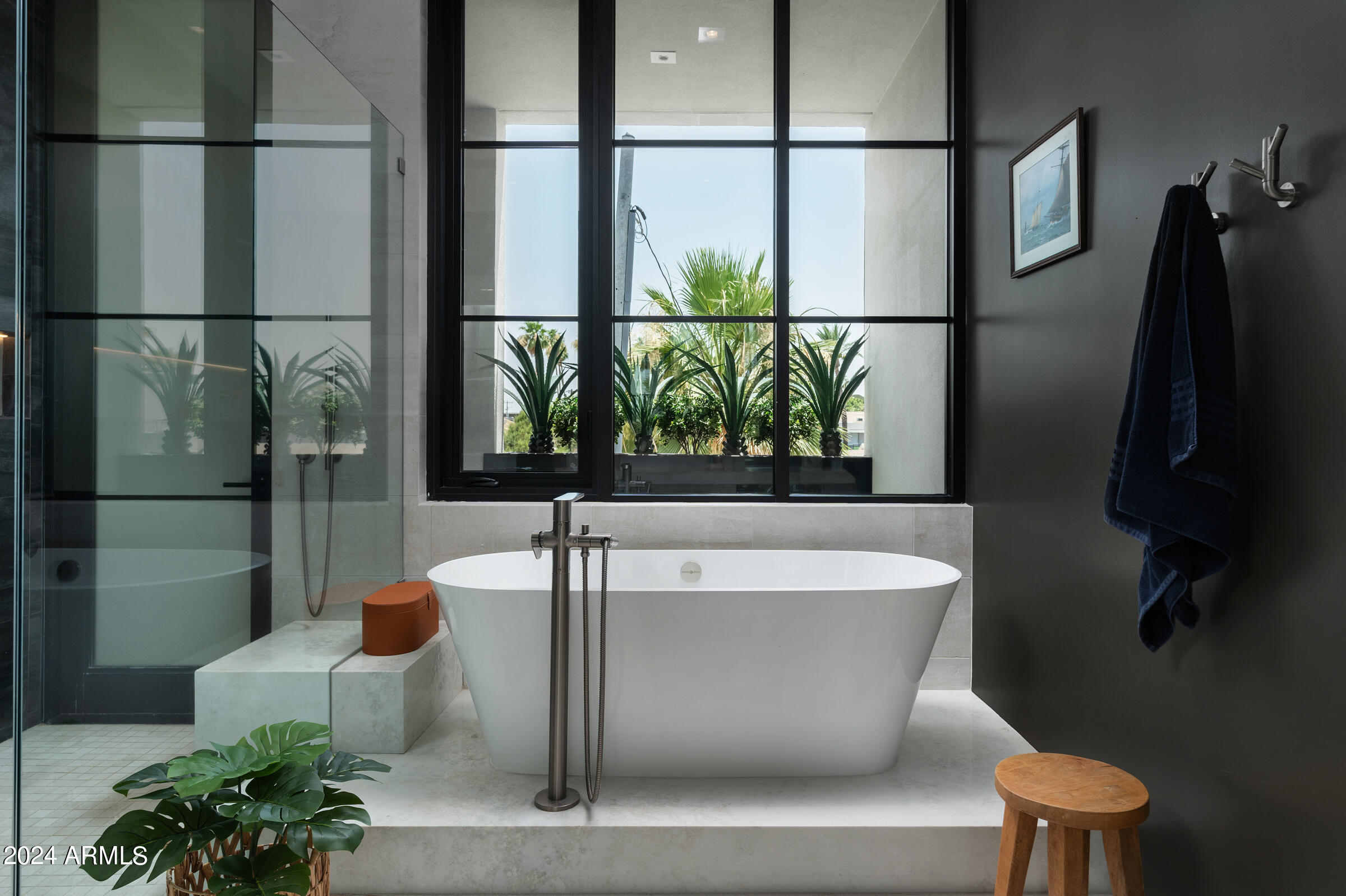 6933 E 1ST Street, B