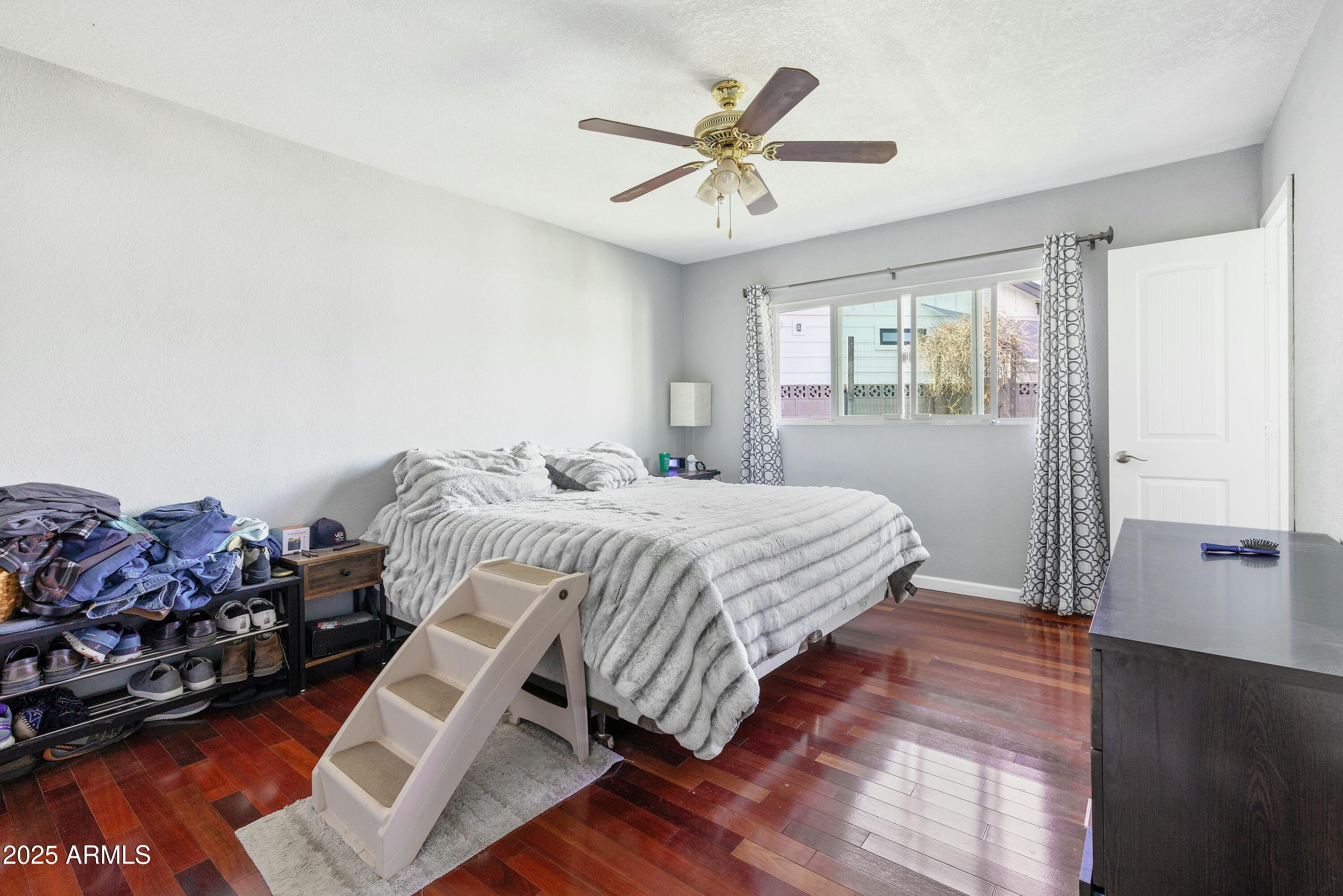 4332 E Calle Redonda Street