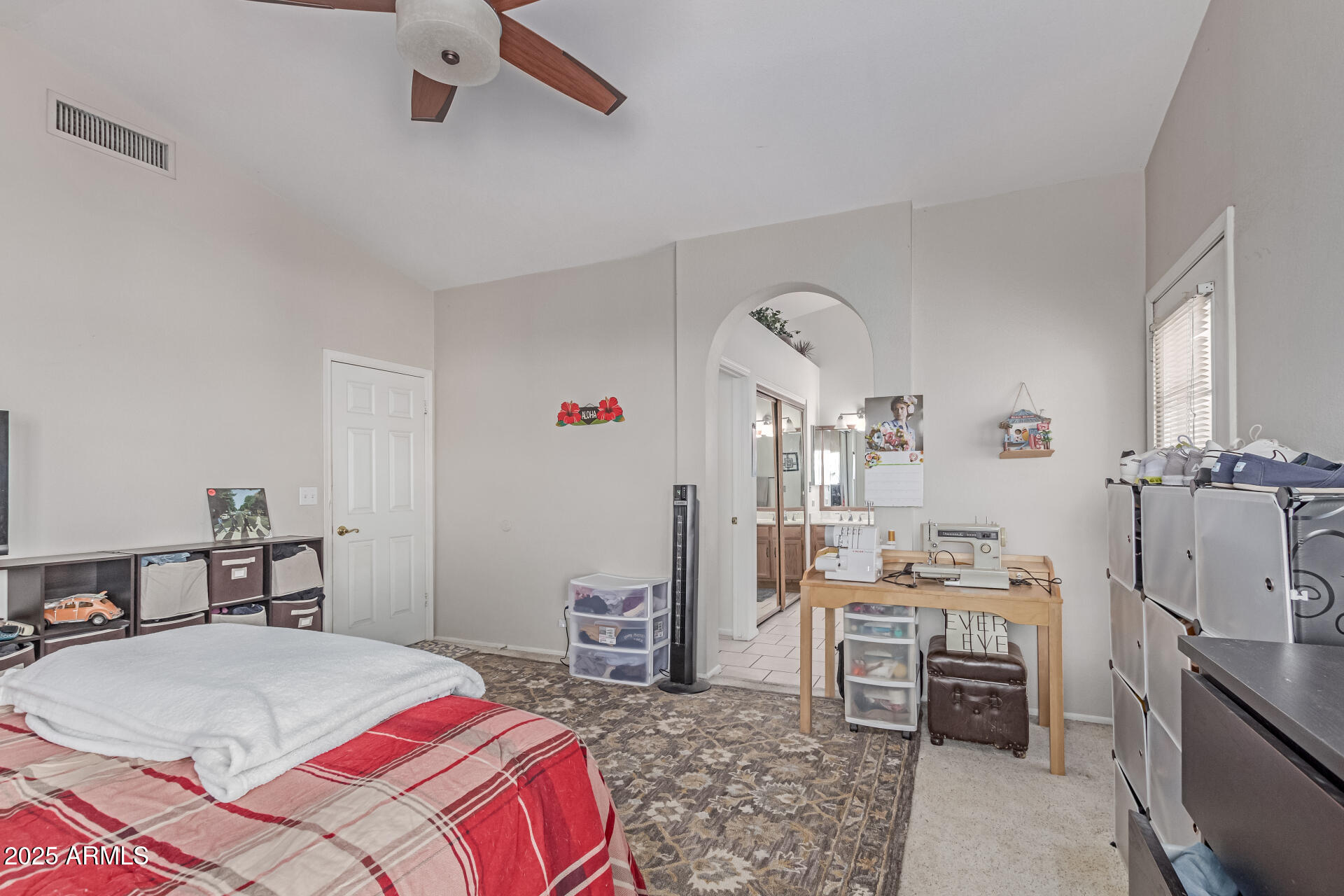 4302 E MOUNTAIN VISTA Drive