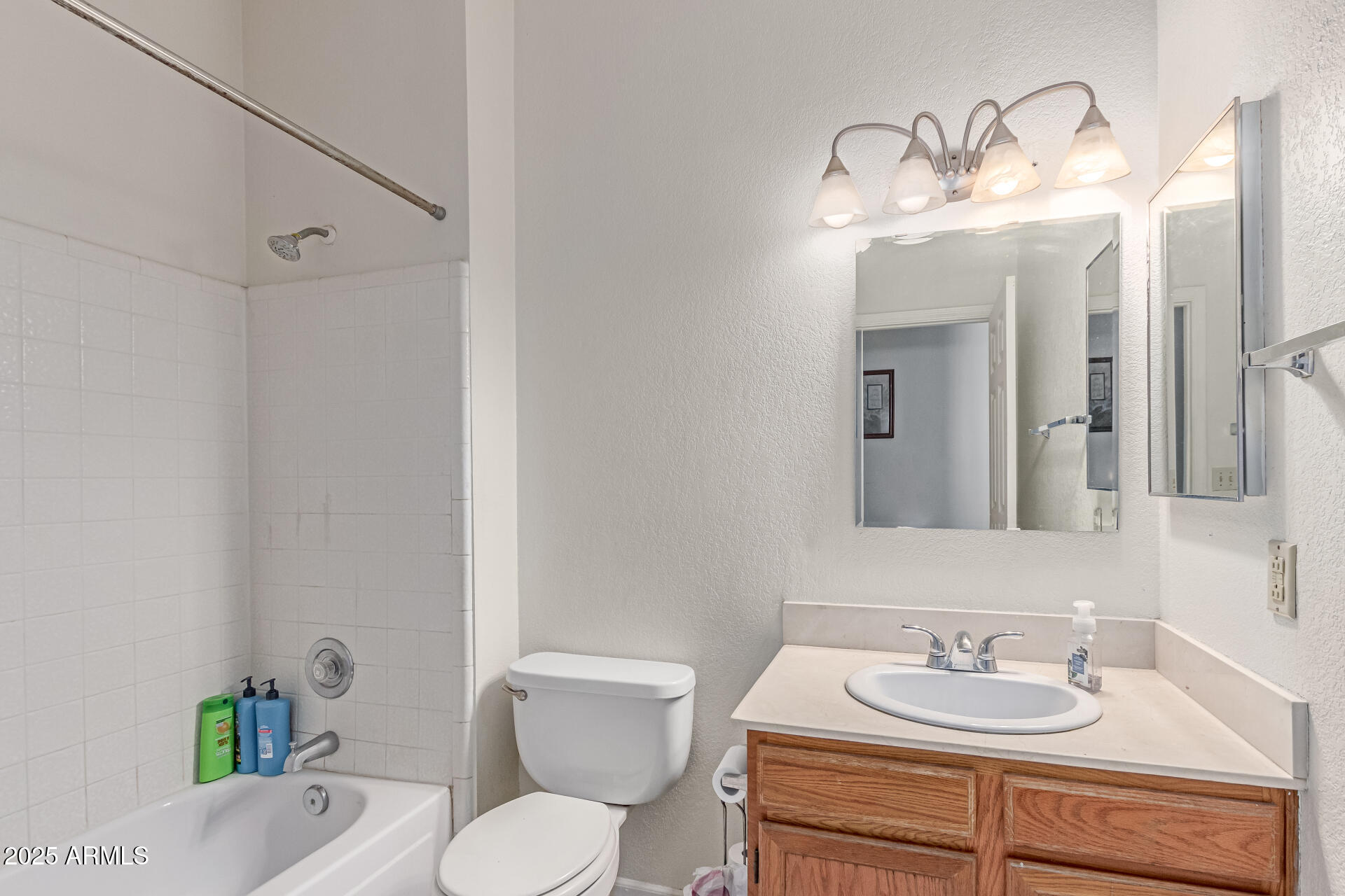 4302 E MOUNTAIN VISTA Drive