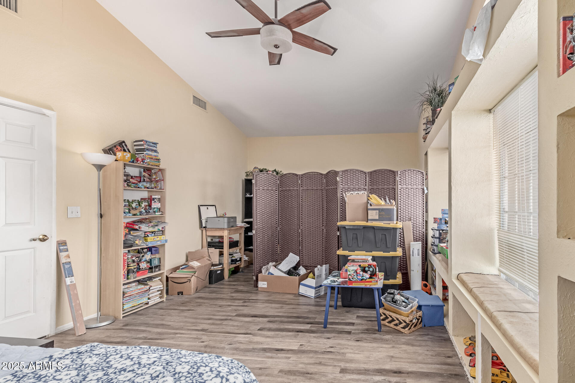 4302 E MOUNTAIN VISTA Drive