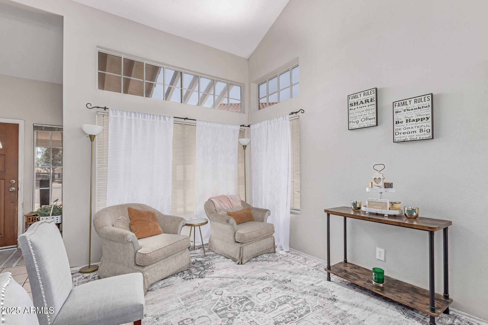 4302 E MOUNTAIN VISTA Drive