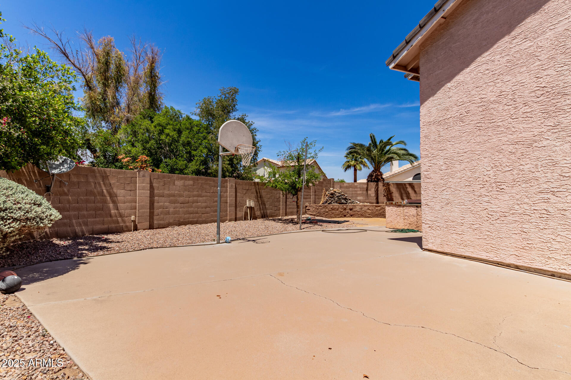 4302 E MOUNTAIN VISTA Drive