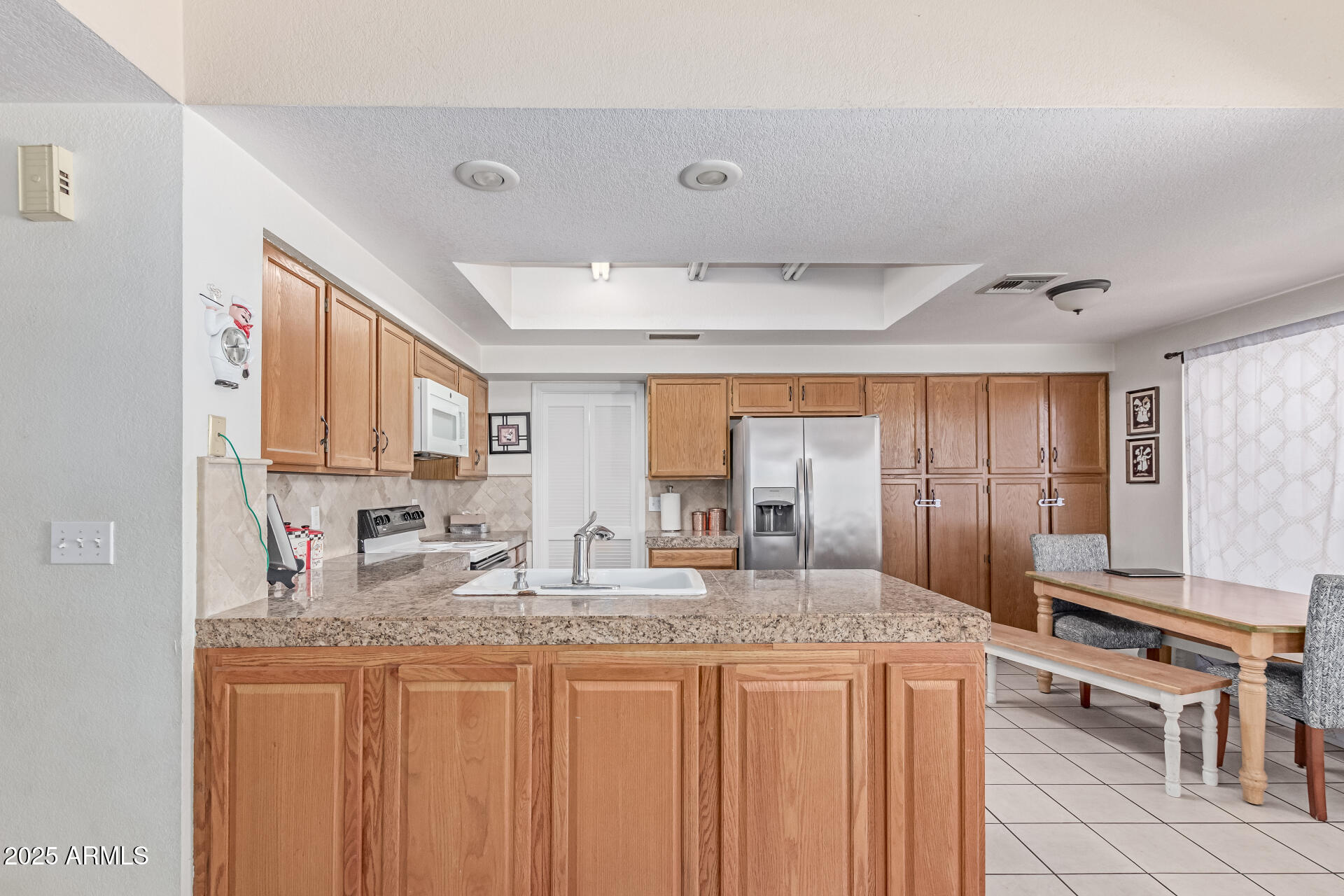 4302 E MOUNTAIN VISTA Drive