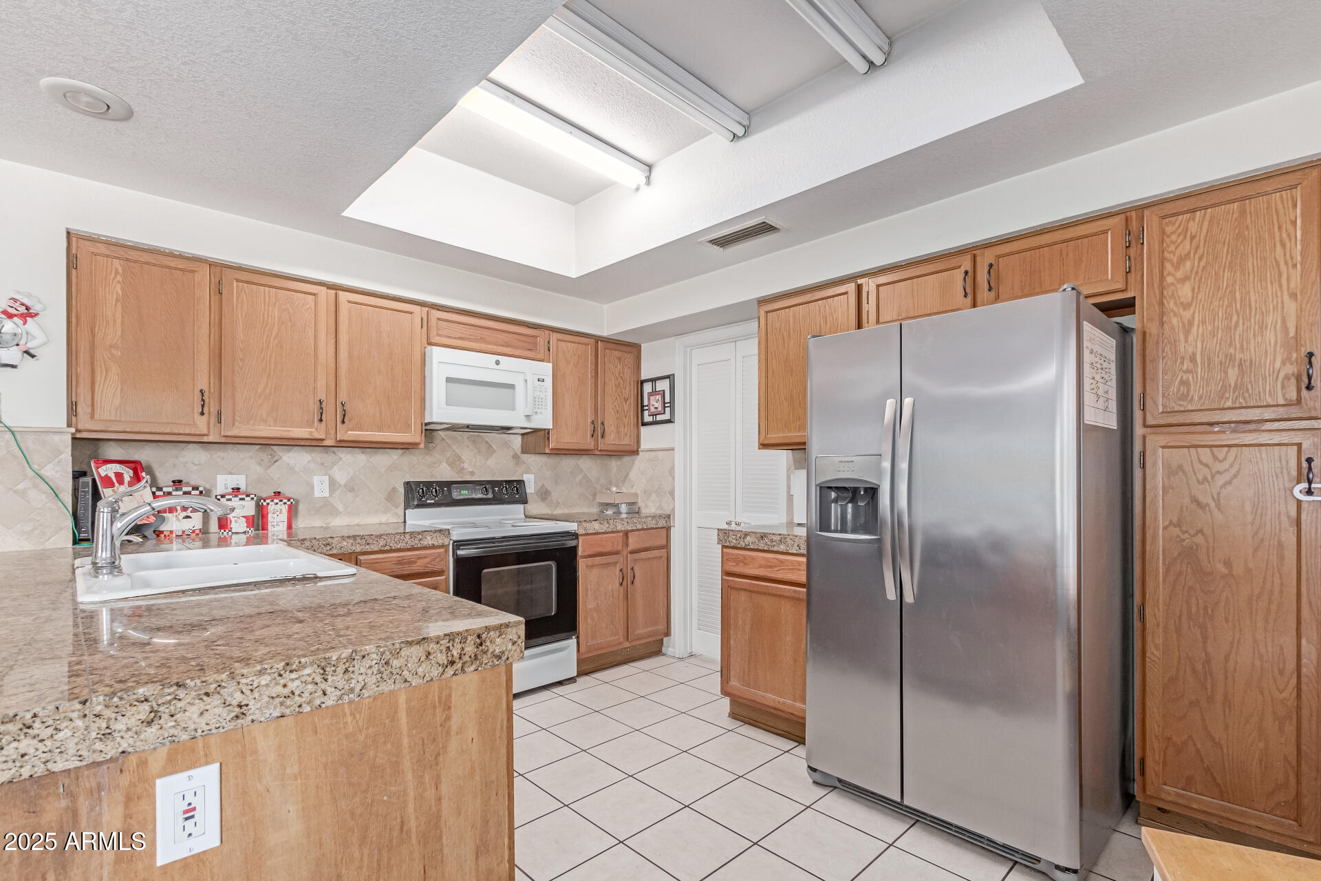 4302 E MOUNTAIN VISTA Drive