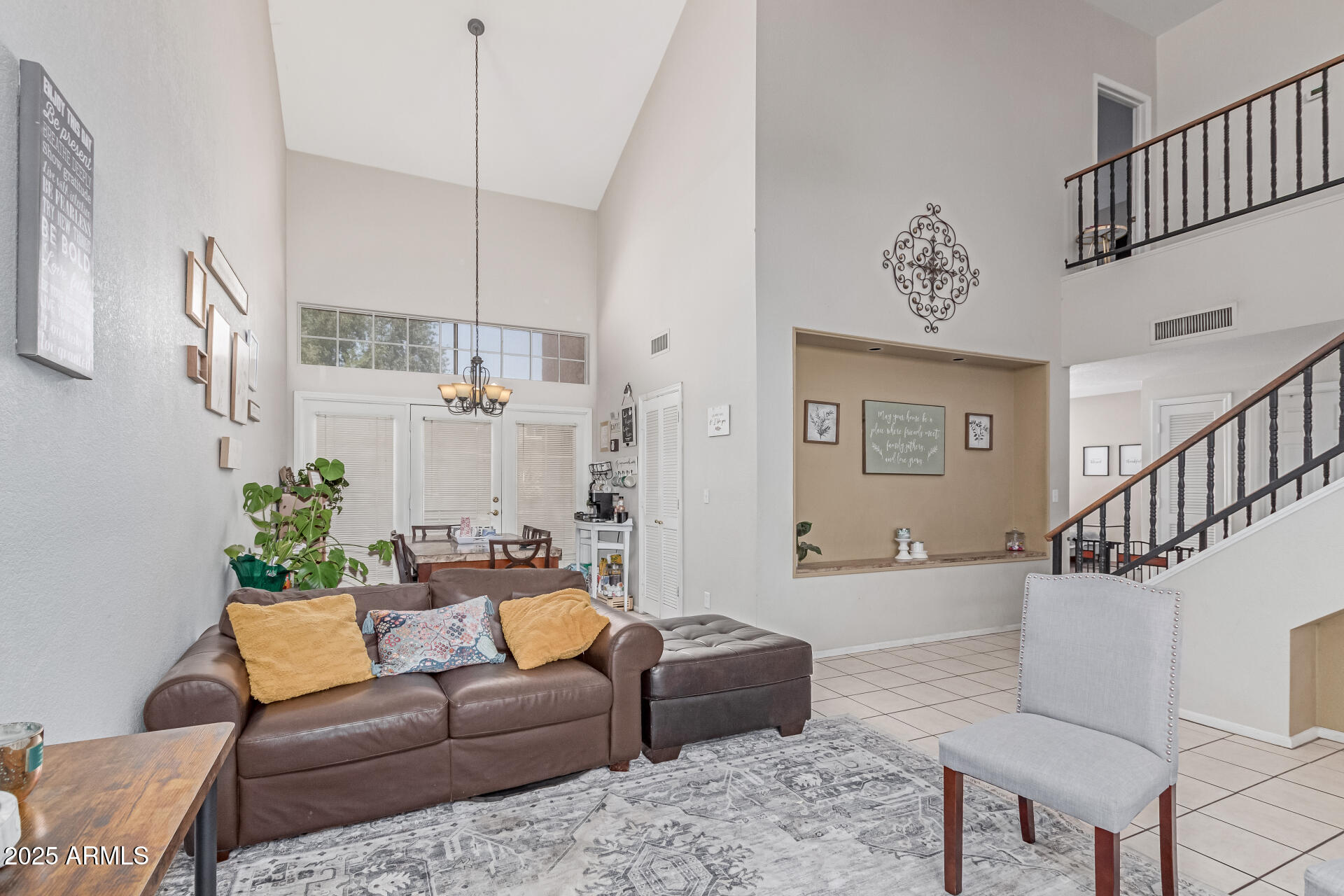 4302 E MOUNTAIN VISTA Drive