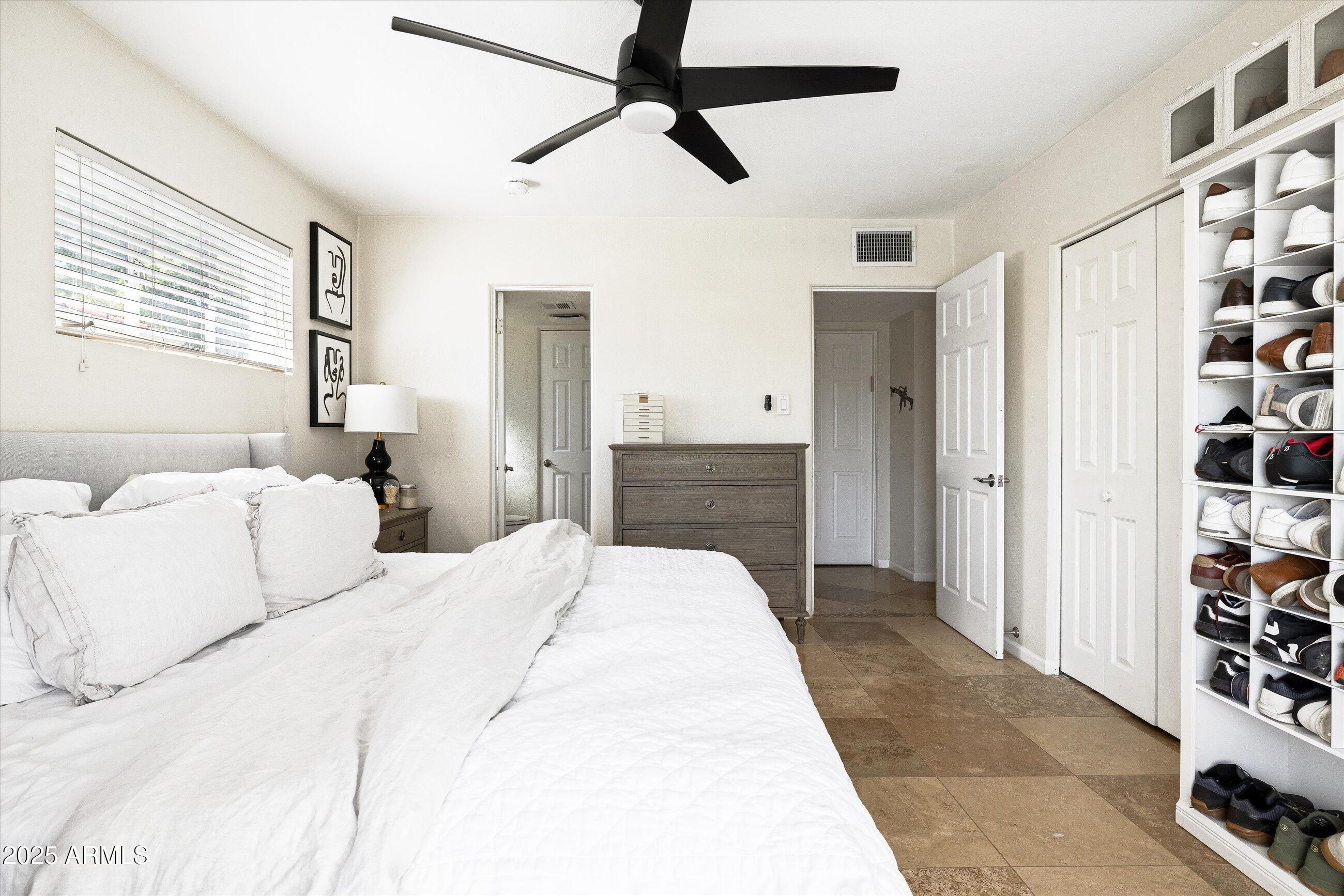 2528 E MONTECITO Avenue