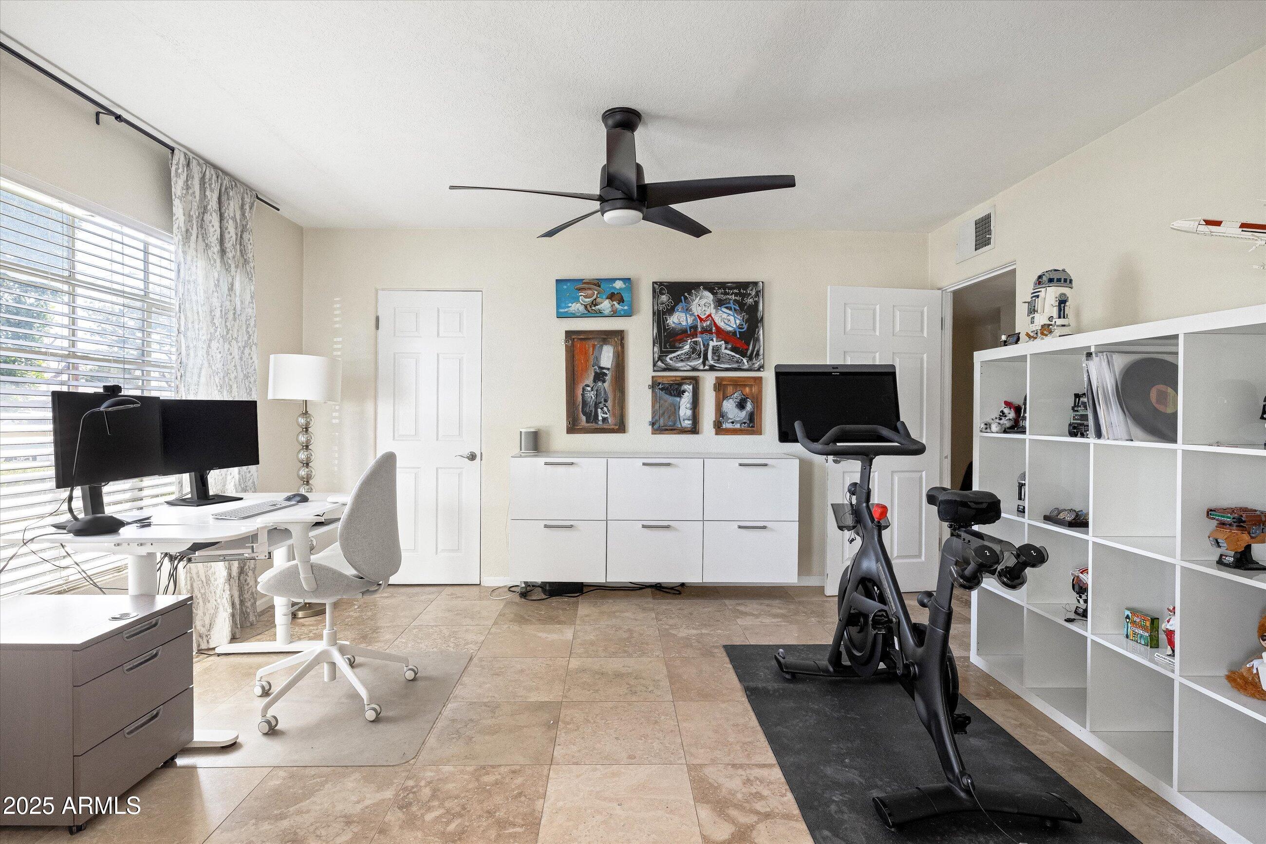 2528 E MONTECITO Avenue