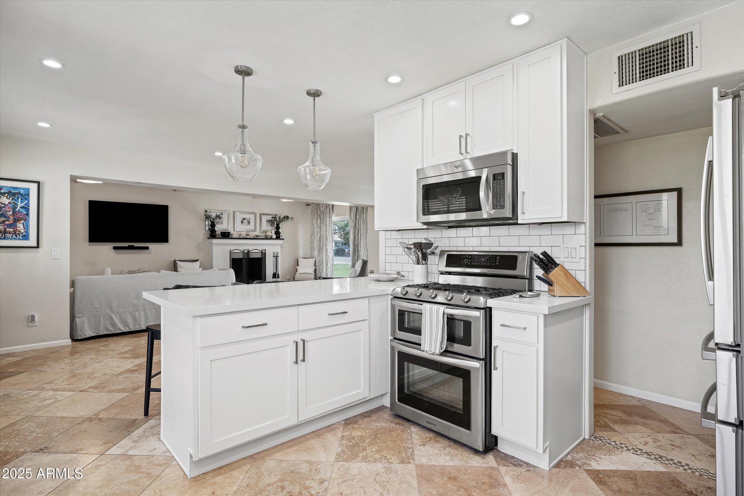 2528 E MONTECITO Avenue