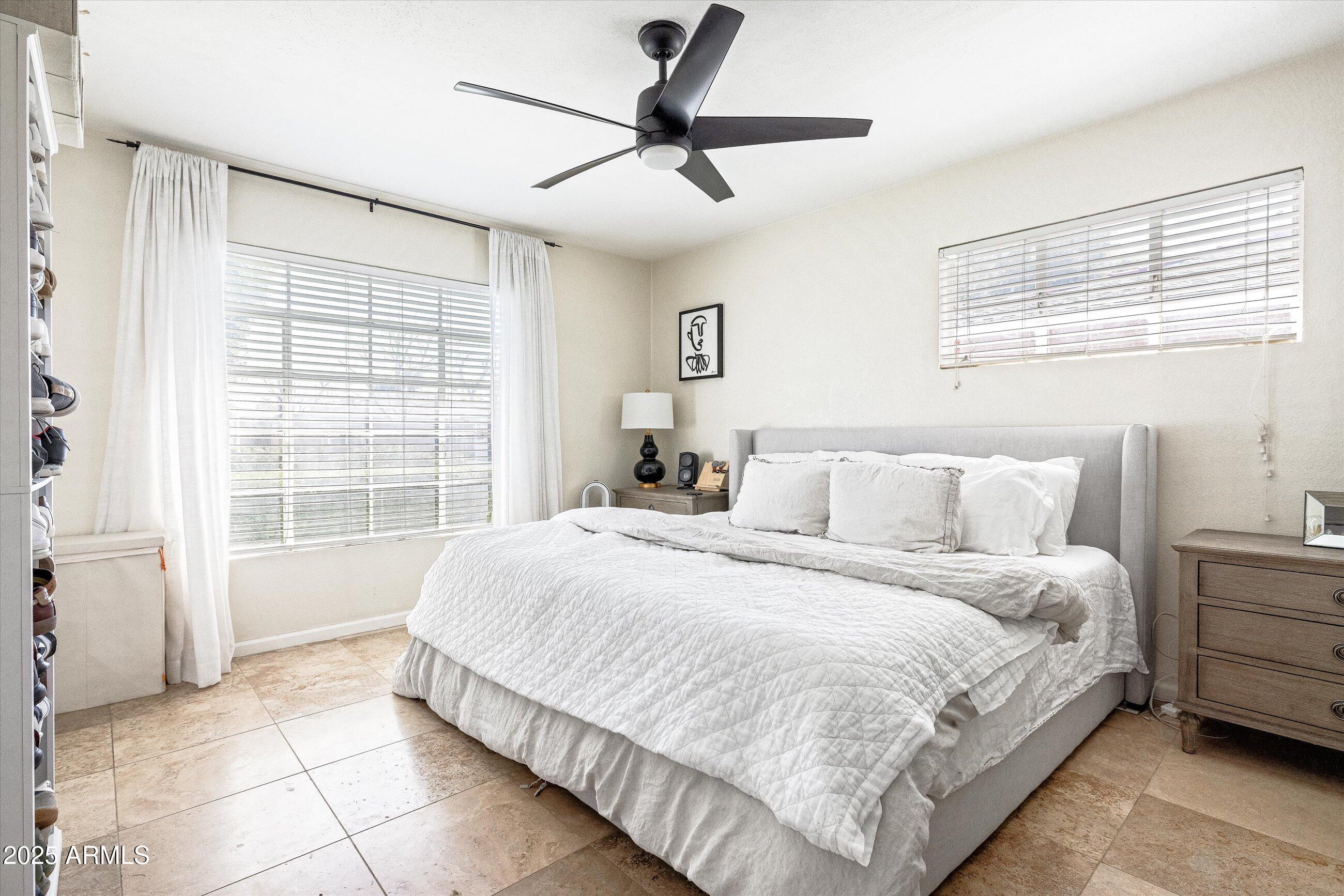 2528 E MONTECITO Avenue