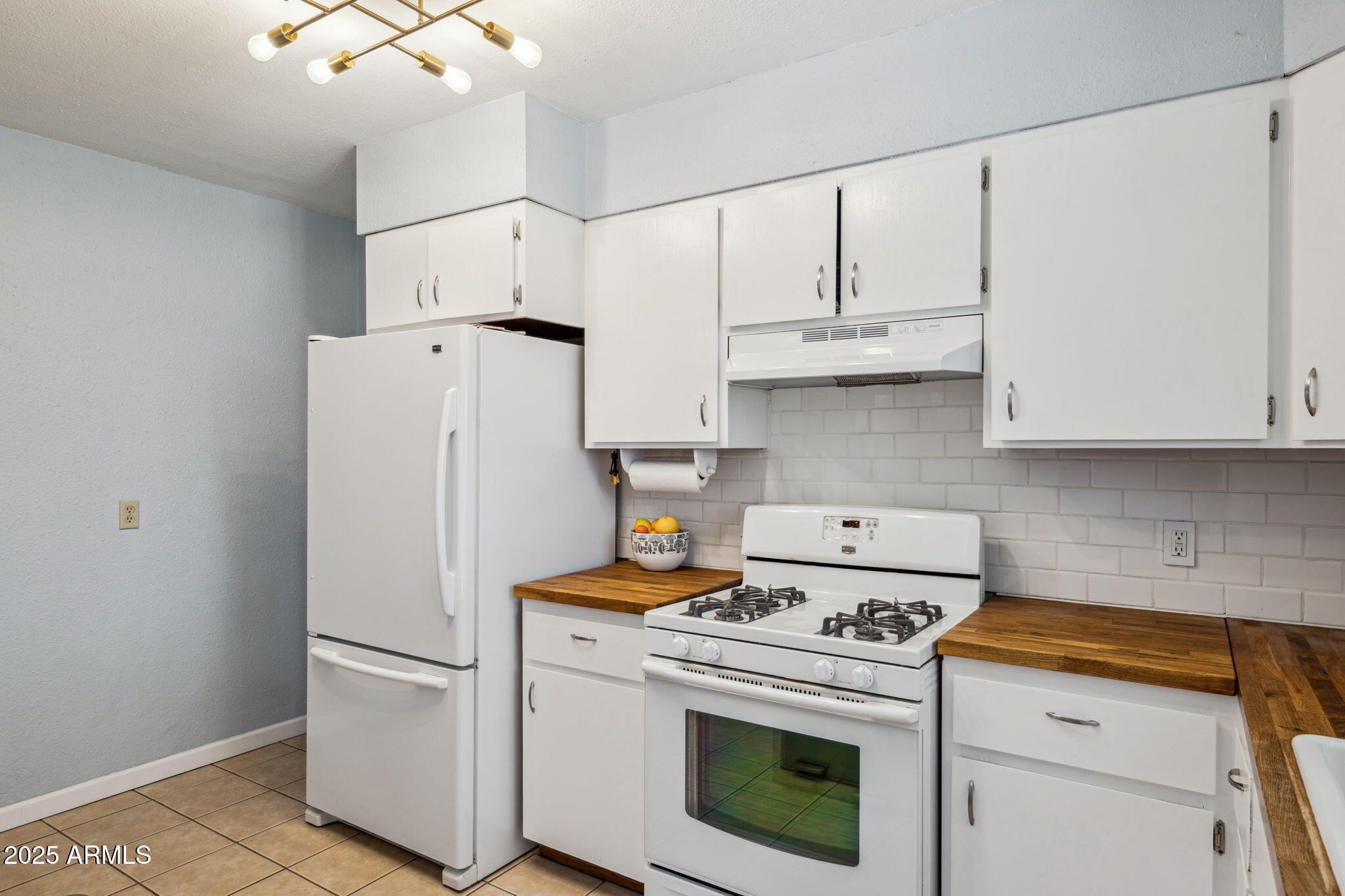 2921 E CHEERY LYNN Road