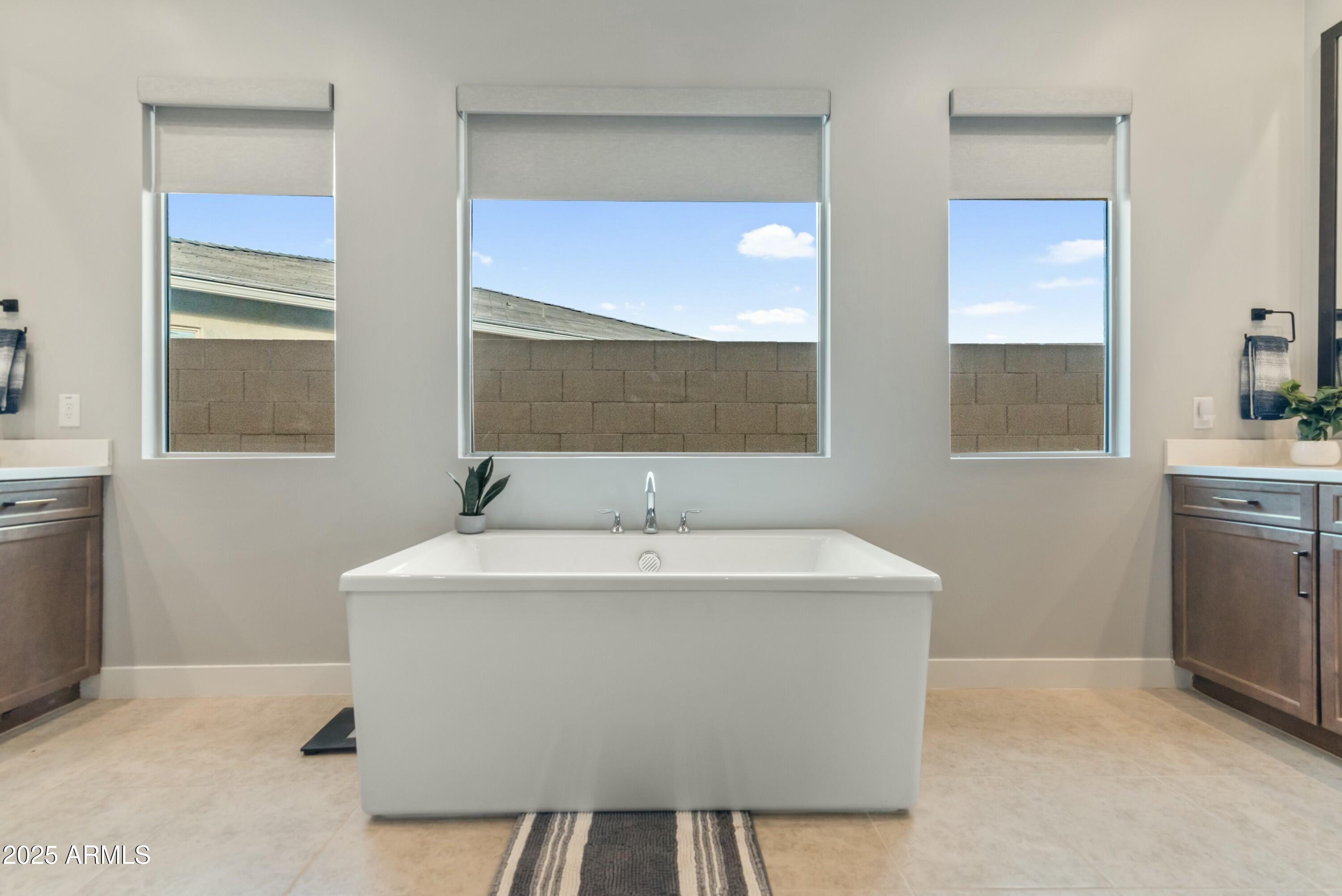 23145 E VIA LAS BRISAS