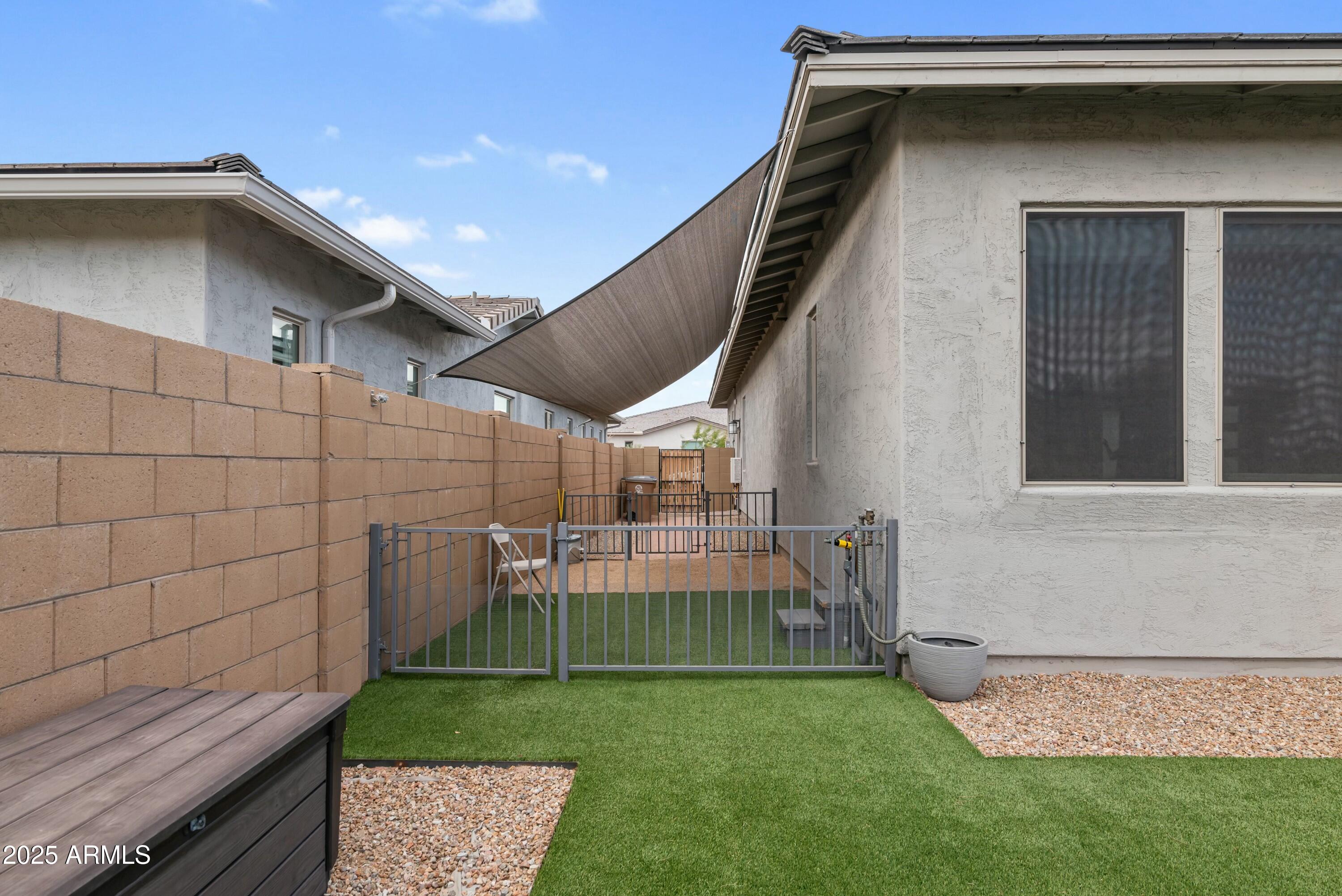 23145 E VIA LAS BRISAS