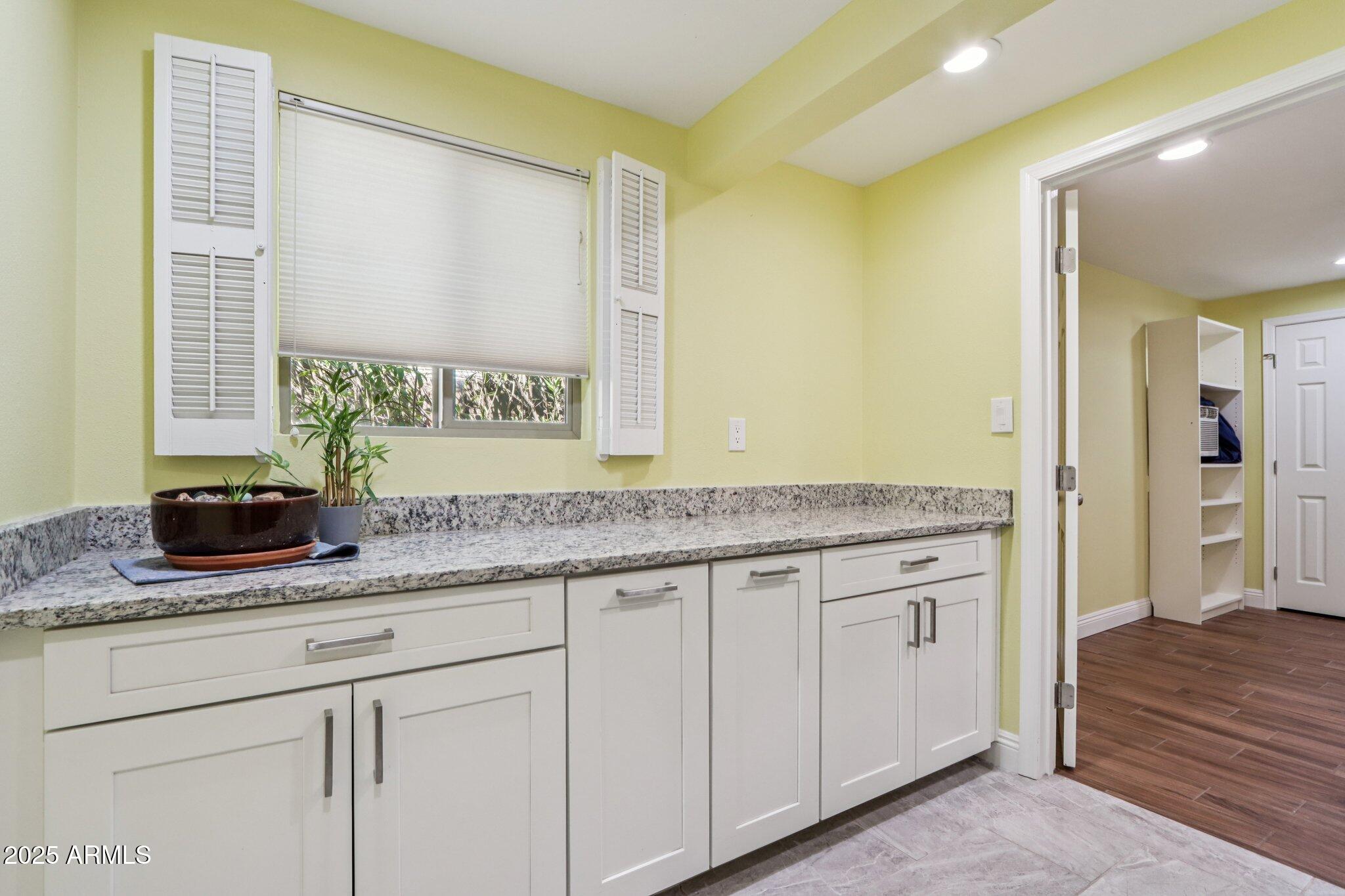 3830 E DESERT COVE Avenue