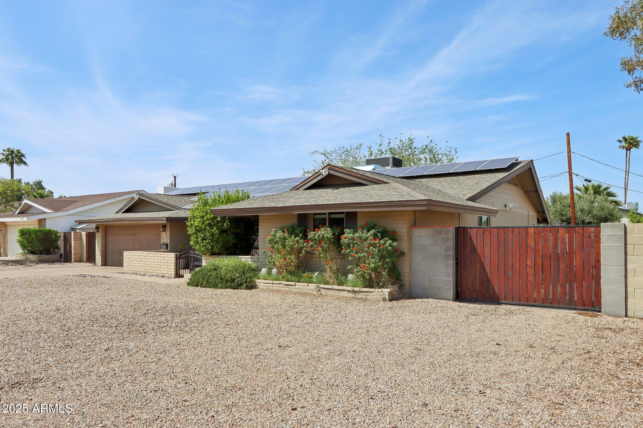 3830 E DESERT COVE Avenue