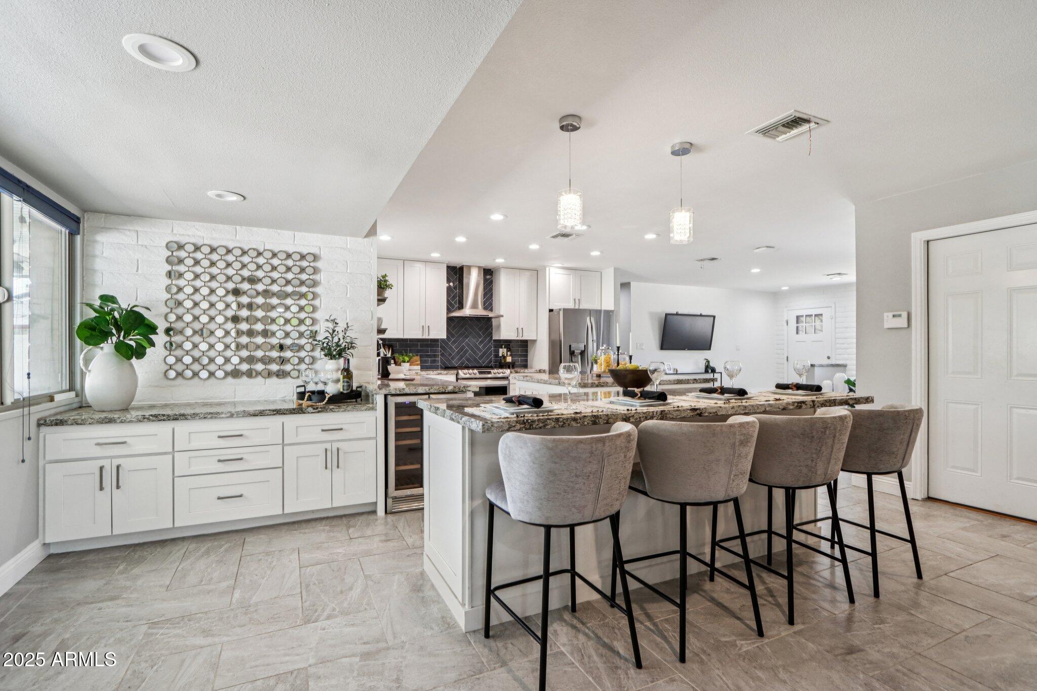 3830 E DESERT COVE Avenue