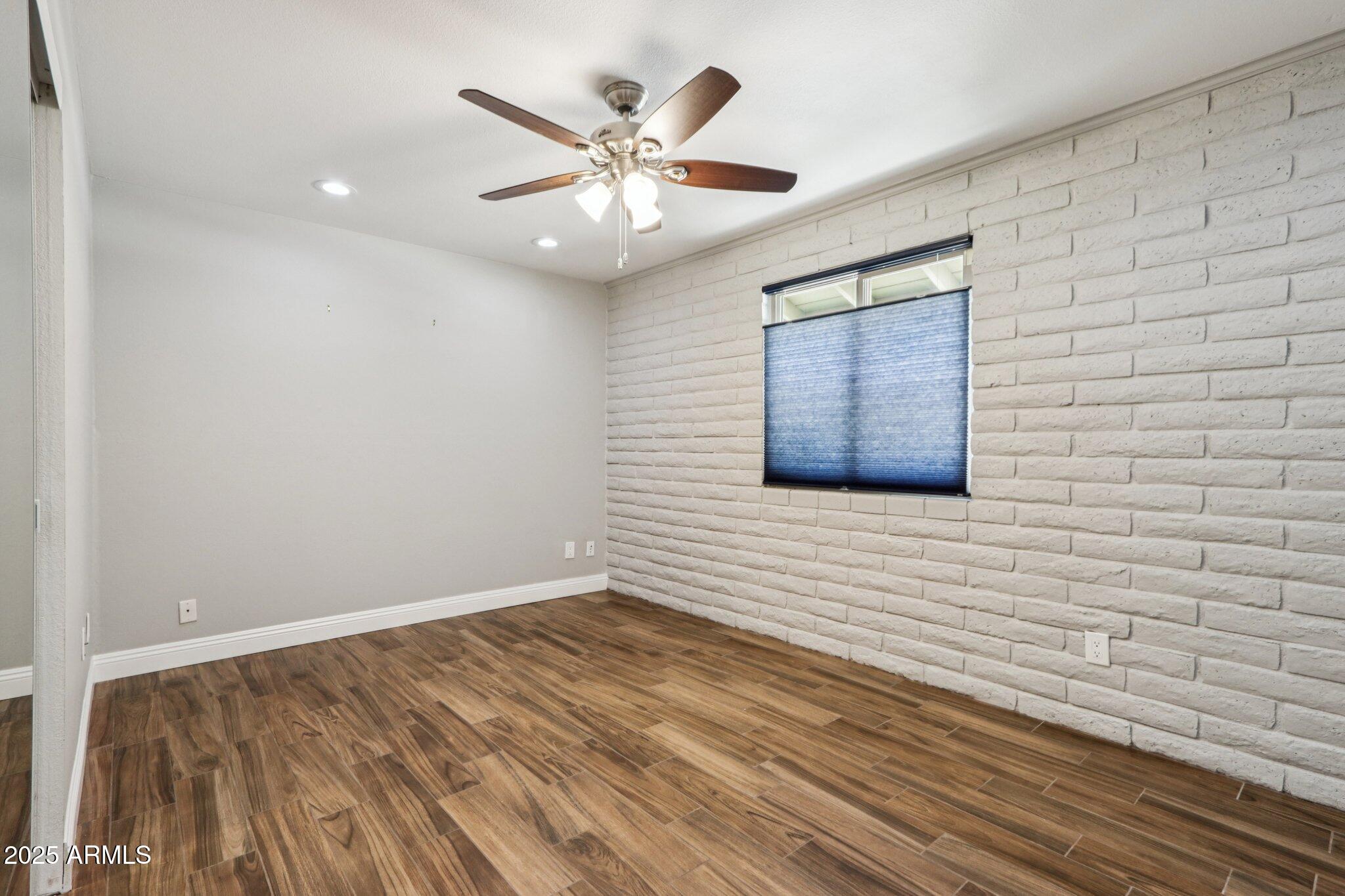 3830 E DESERT COVE Avenue