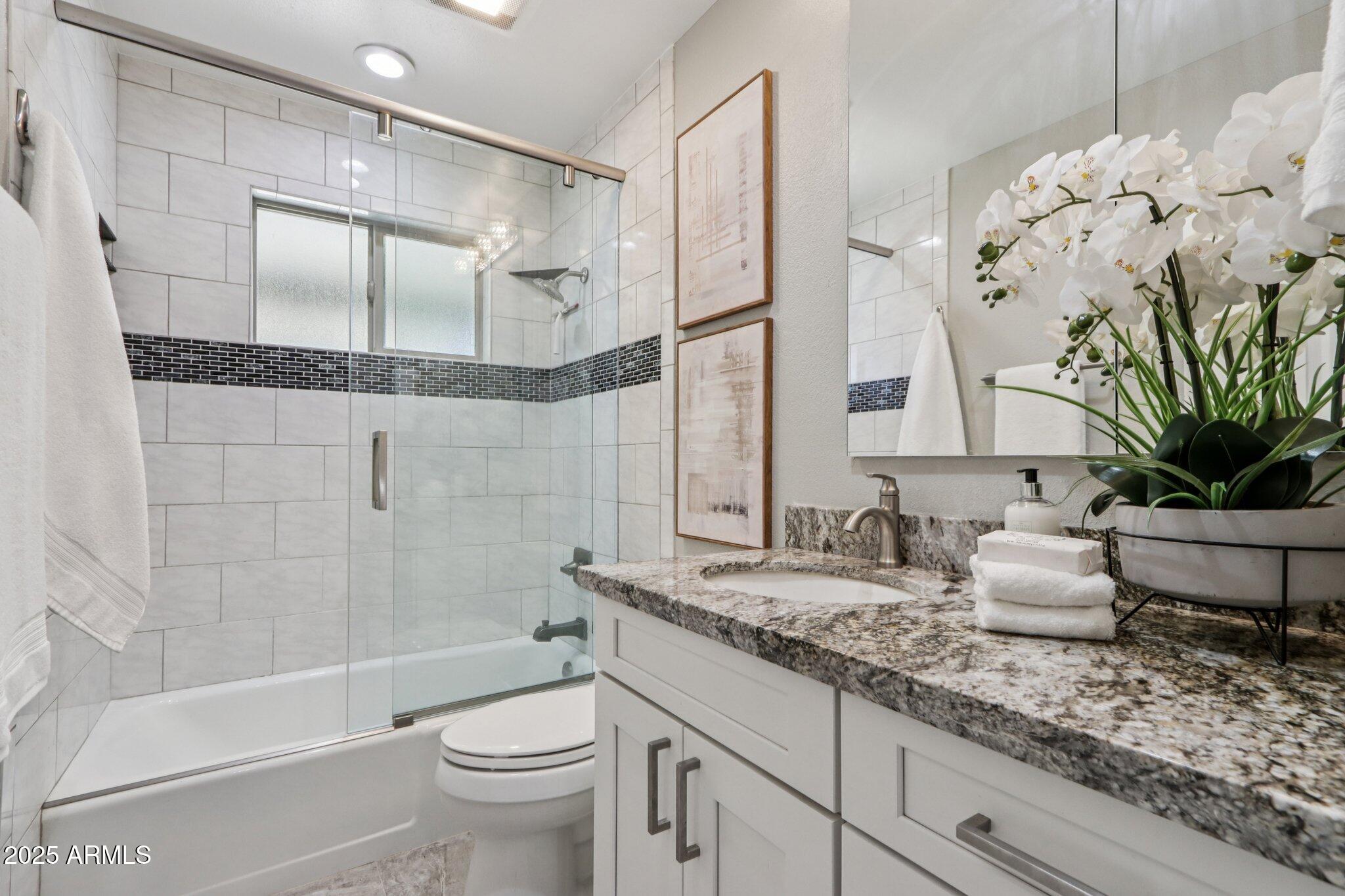 3830 E DESERT COVE Avenue