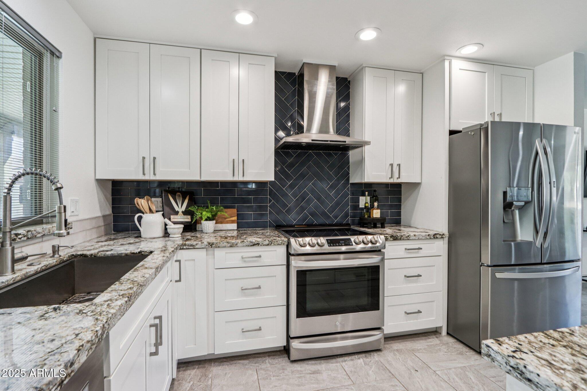 3830 E DESERT COVE Avenue