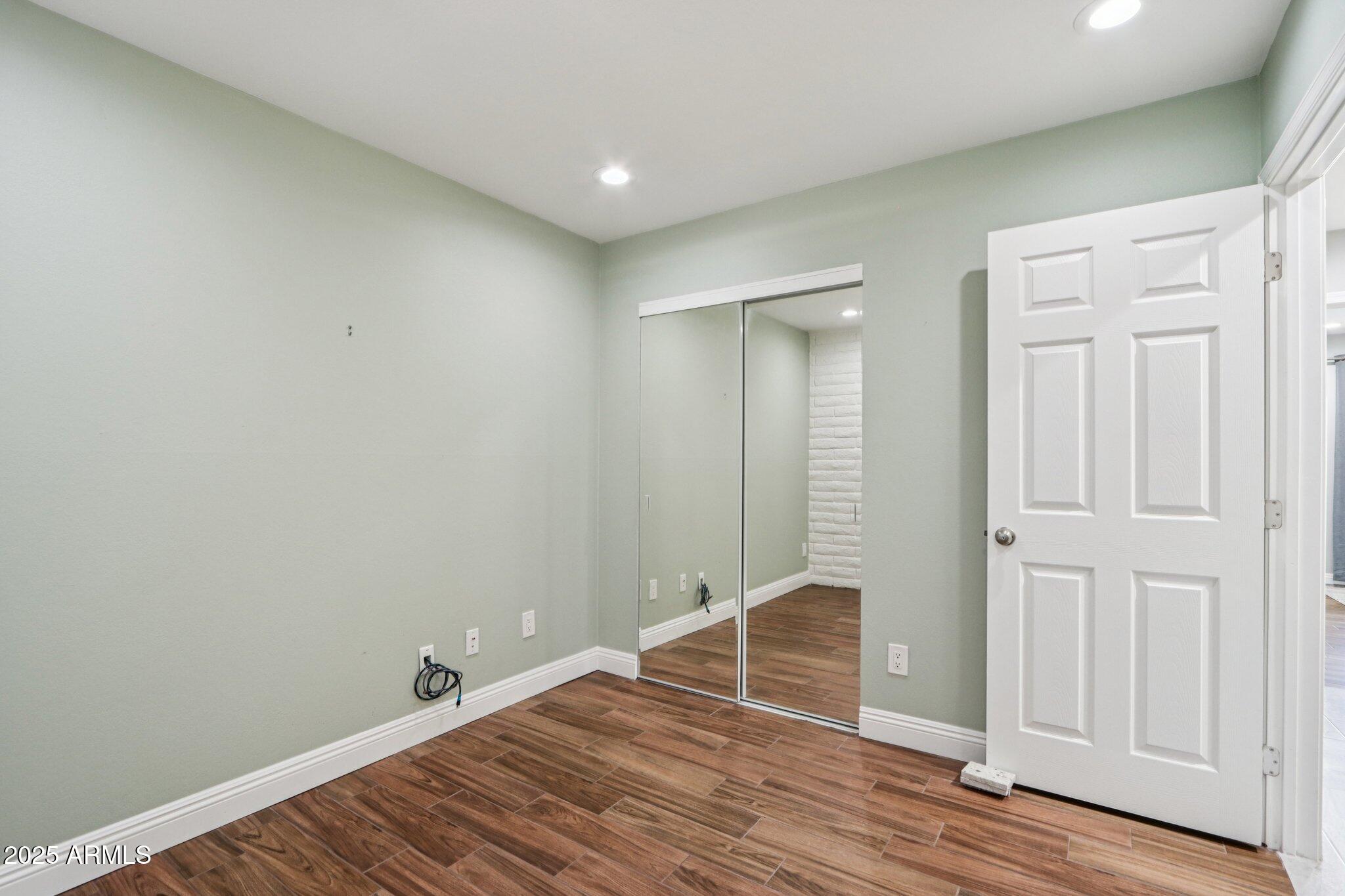 3830 E DESERT COVE Avenue