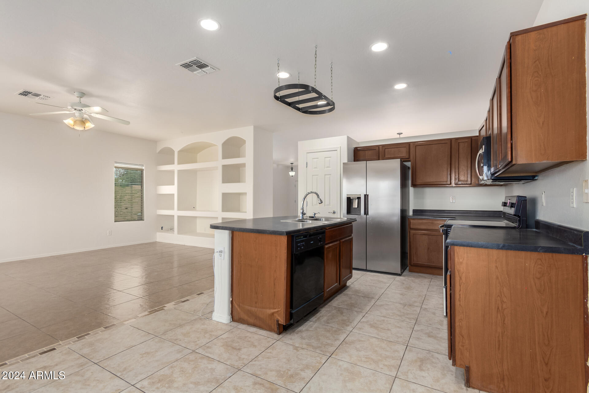 1684 E SILVER REEF Drive